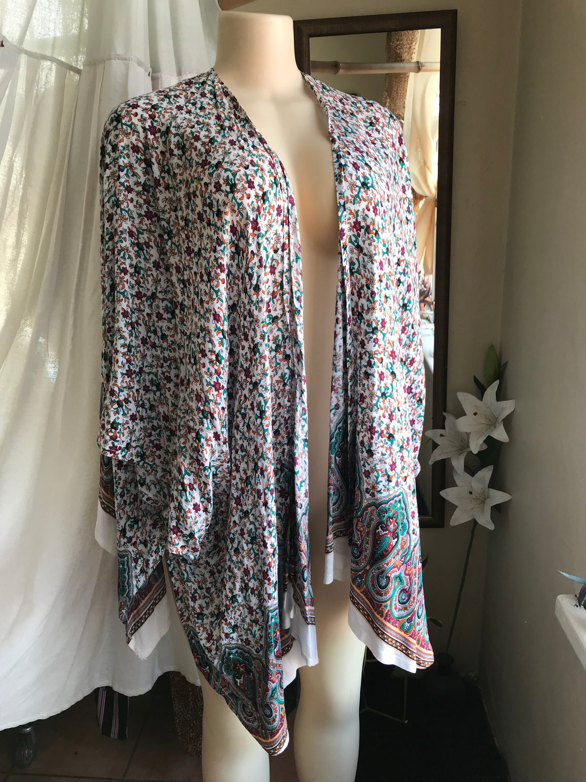 'Do everything in love' Fine floral Print coverup >>> one size