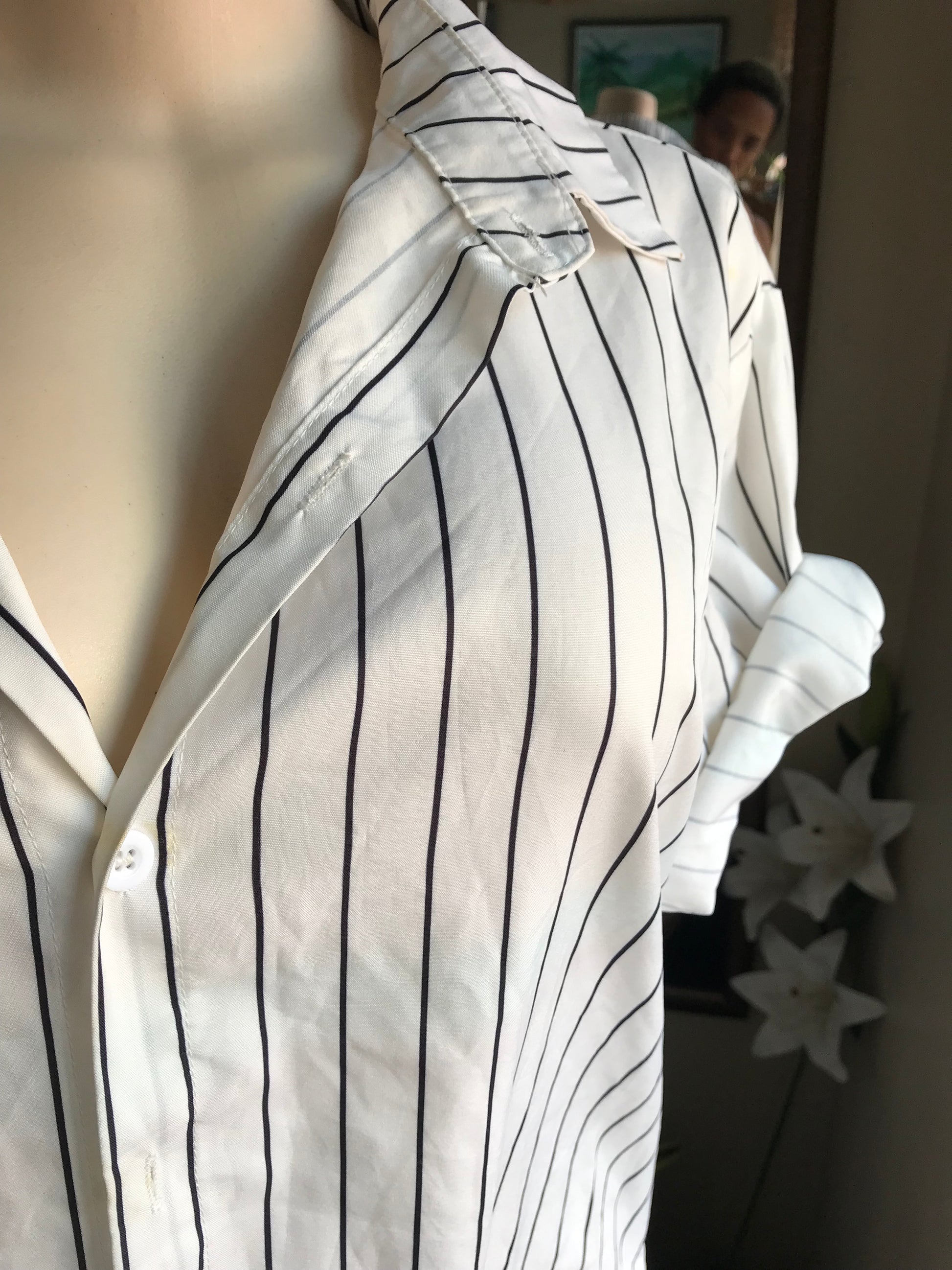White stripe mens button shirt M