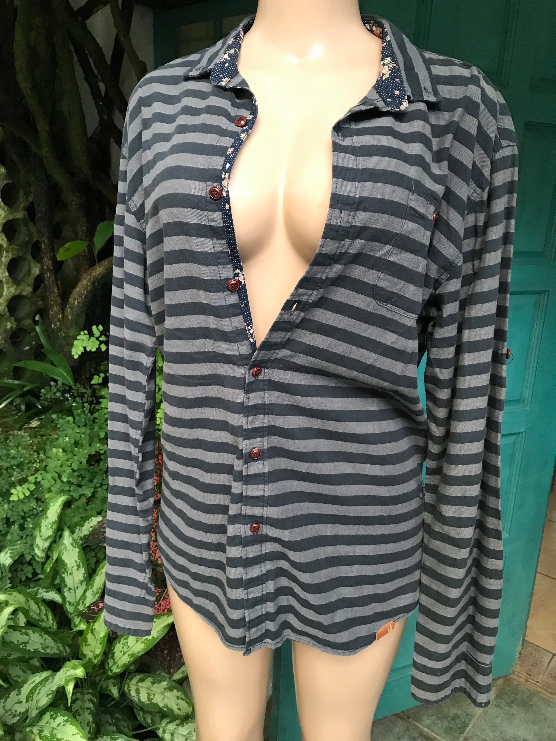 100% cotton grey mens prison stripe shirt... /XL,,,