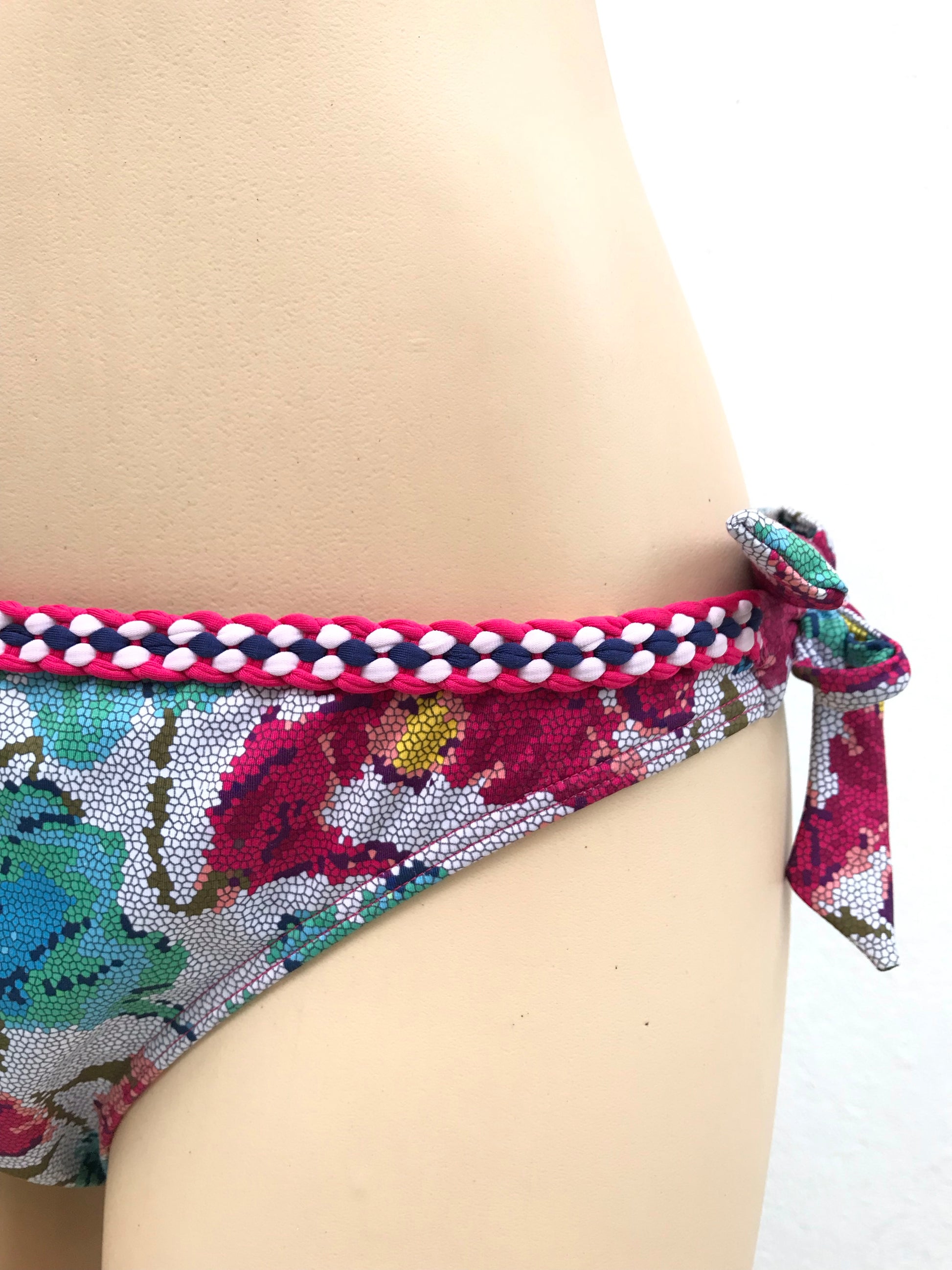 New Tag Print Bikini Bottom Braid
