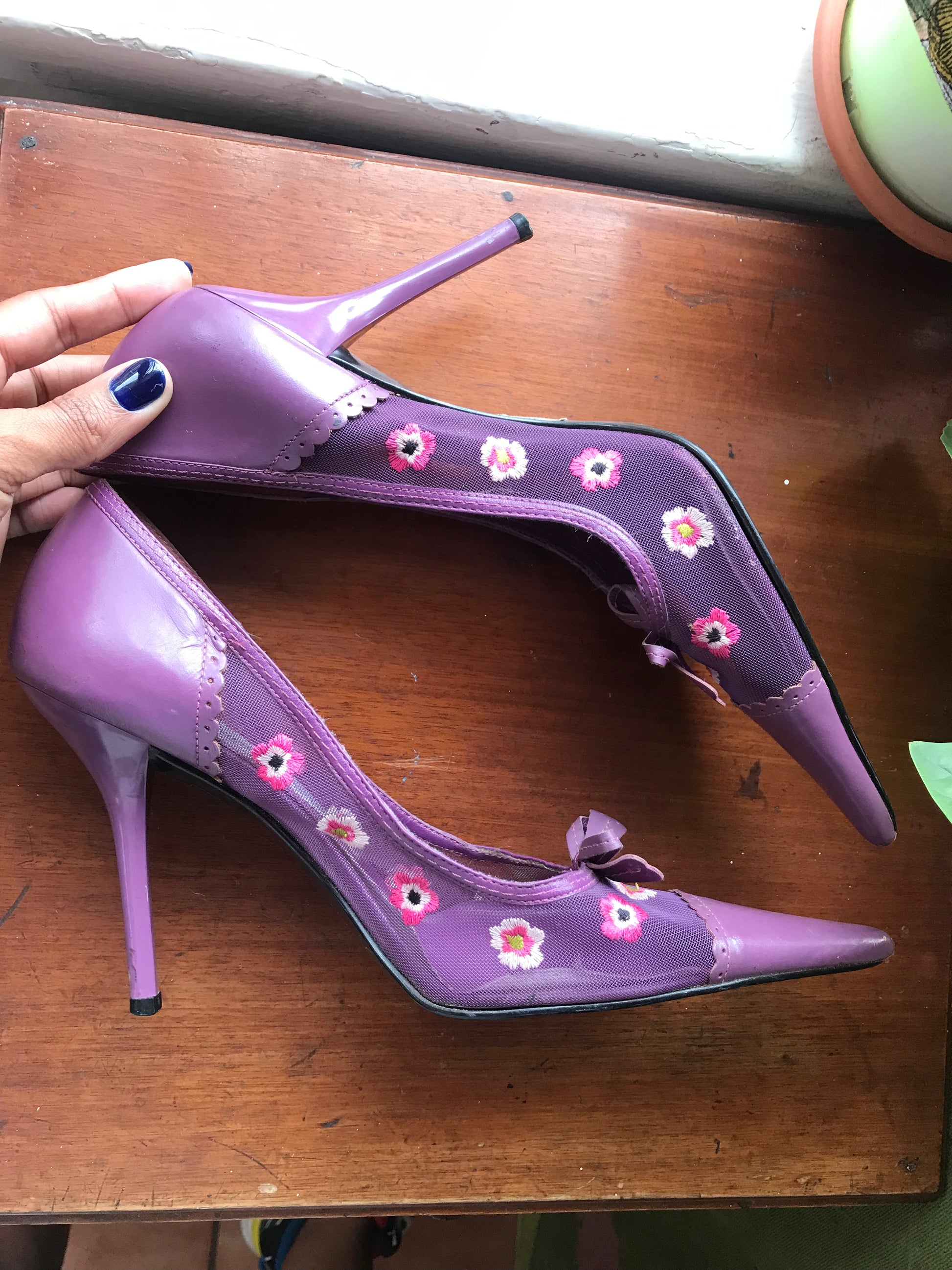 BCBG Purple Pointed Whimsical Pumps Leather - Size 9