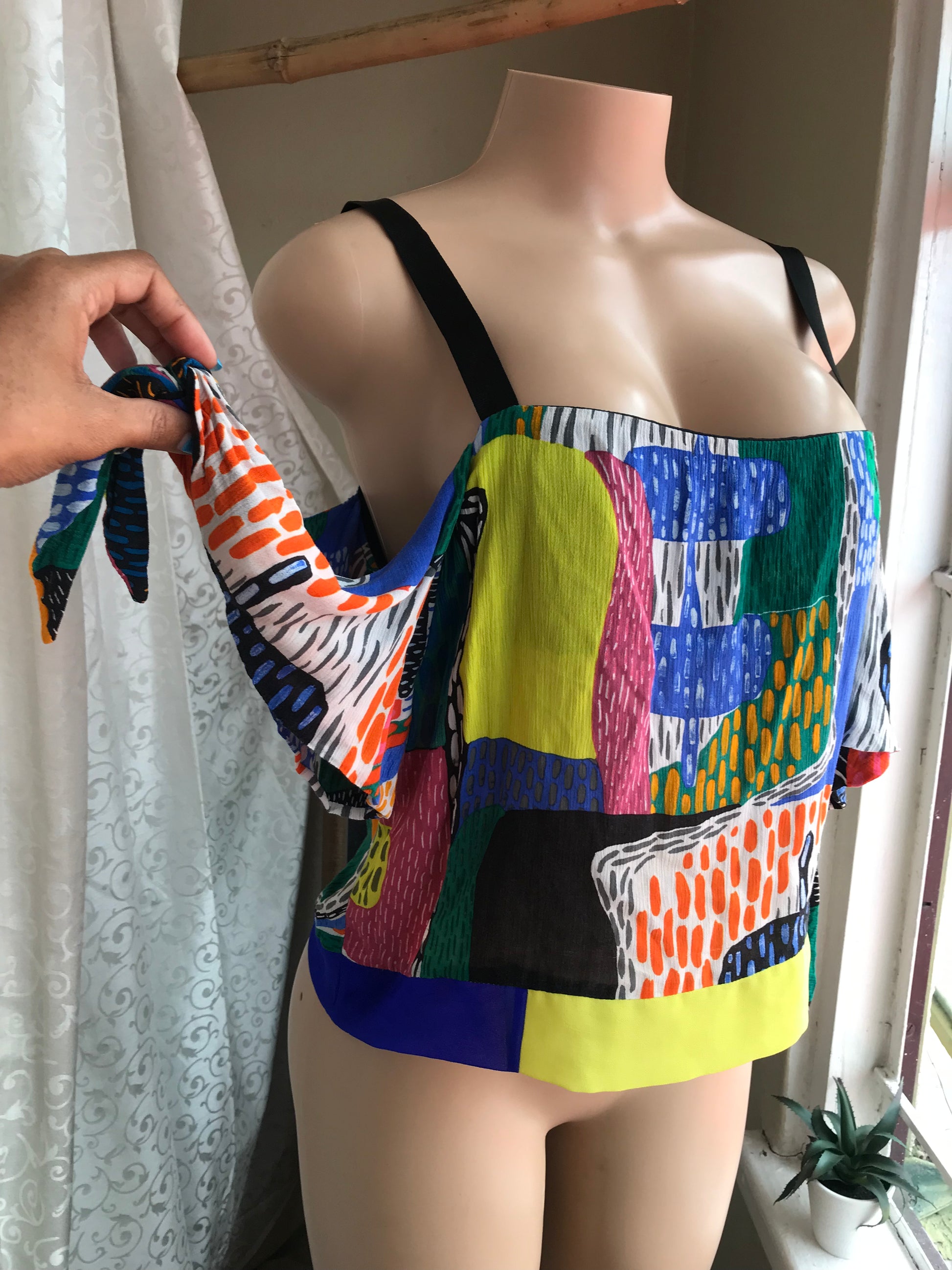 Zara Silk Abstract Print Cold Shoulder Blouse Tied - S ...