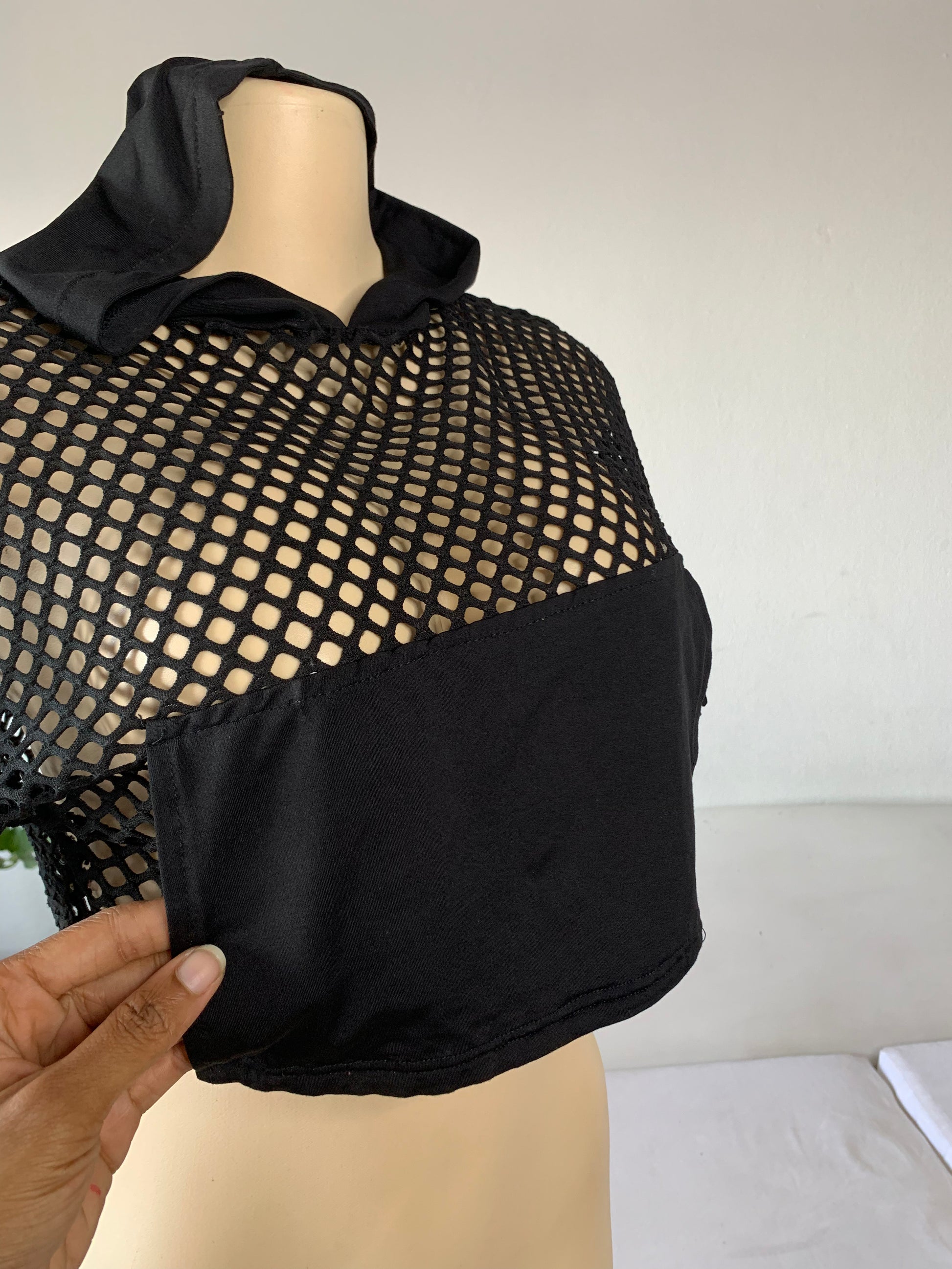 Black Mesh Crop Top w Hoodie & Front Pocket - M