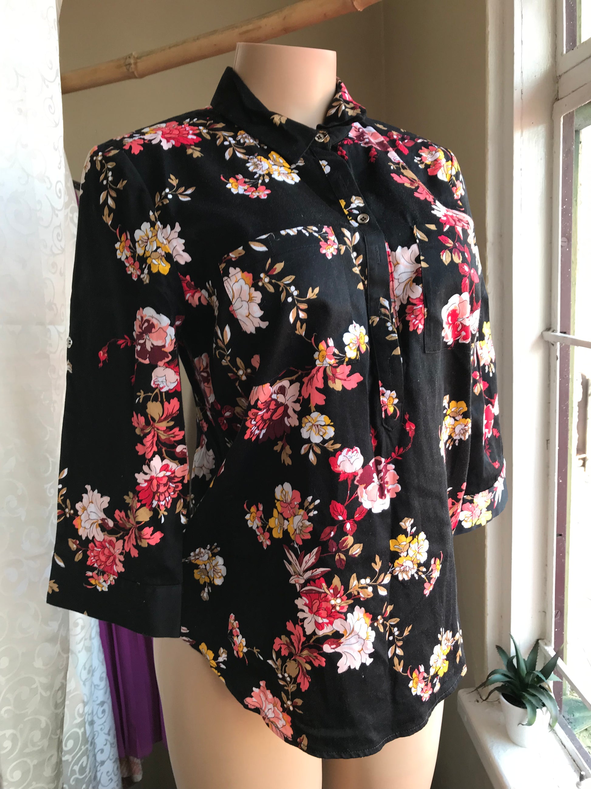 NY Company Black Floral Button Bloùse - S/M