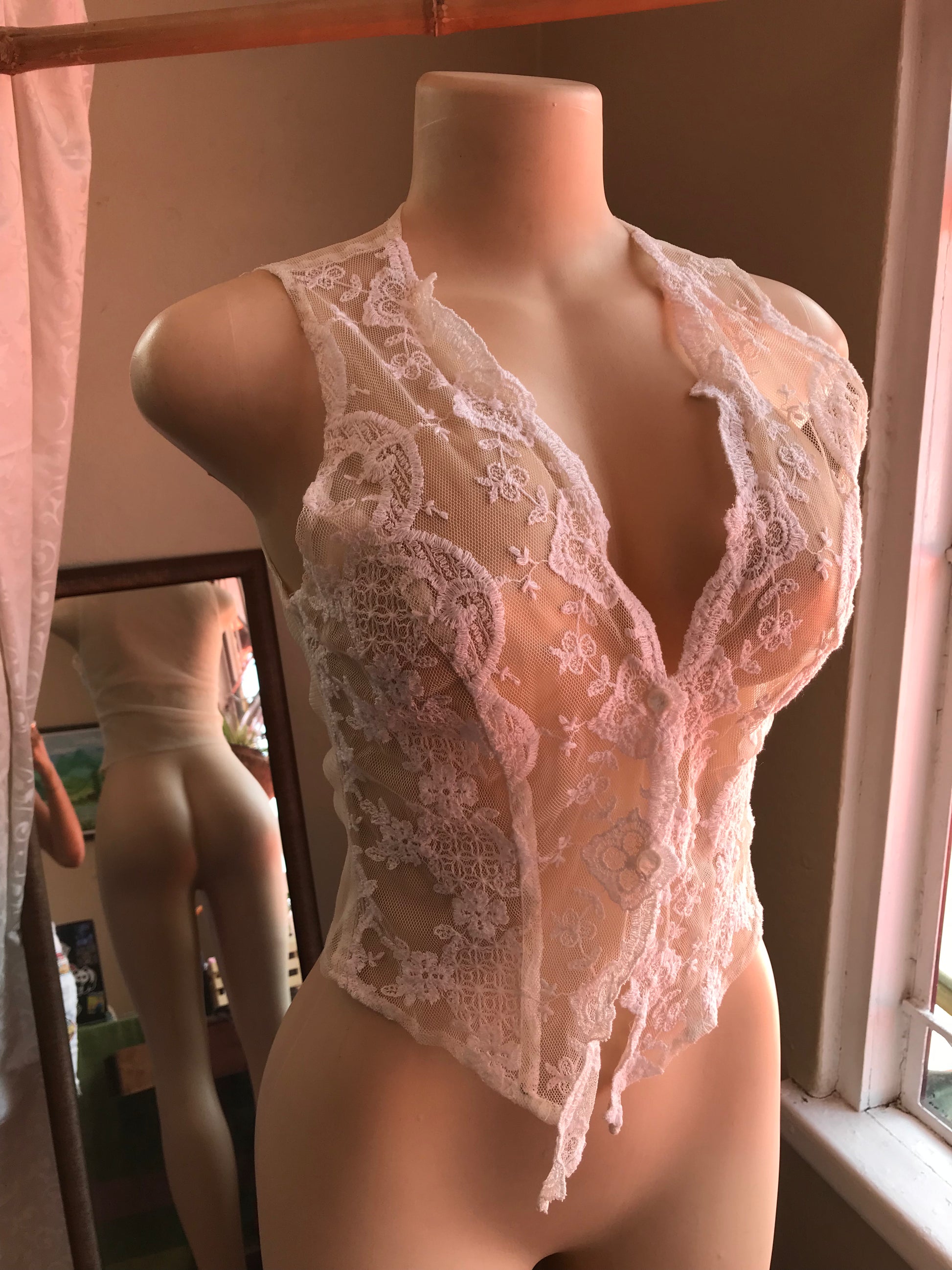 Retro Sexy White Lace Vest Embroidery