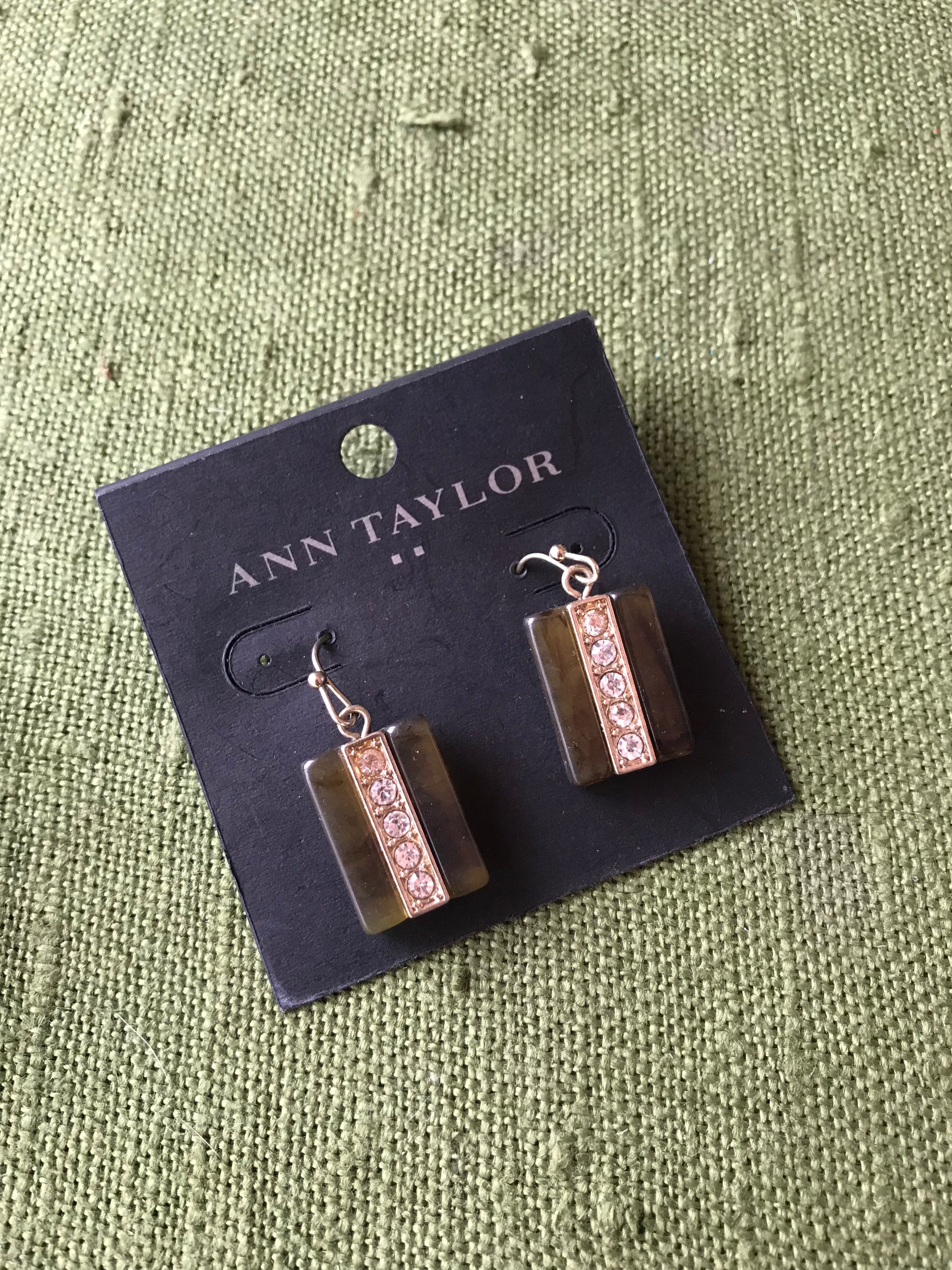 New Ann Taylor Dangle Earring