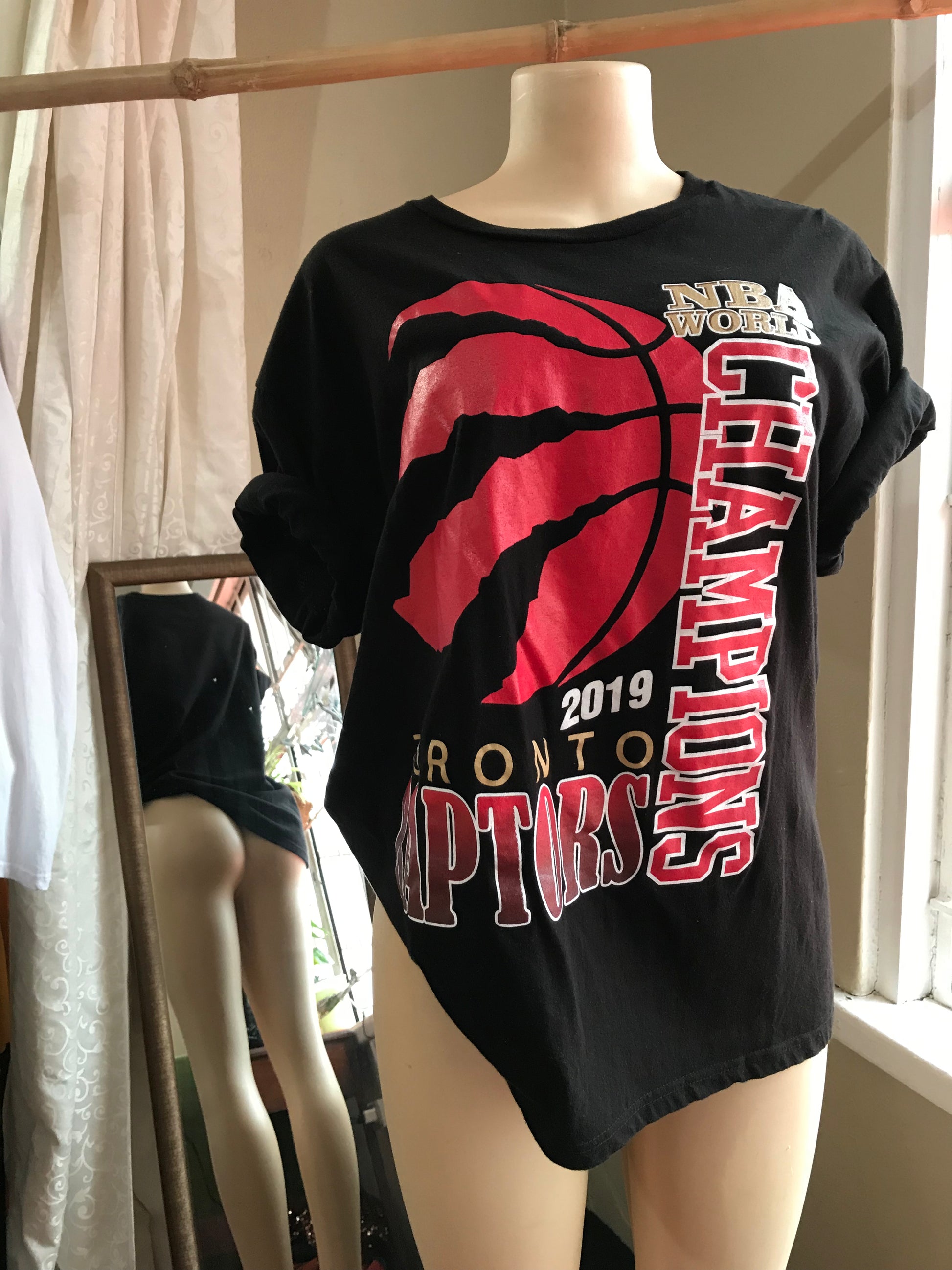 NBA Black Graphic Tee Toronto - L