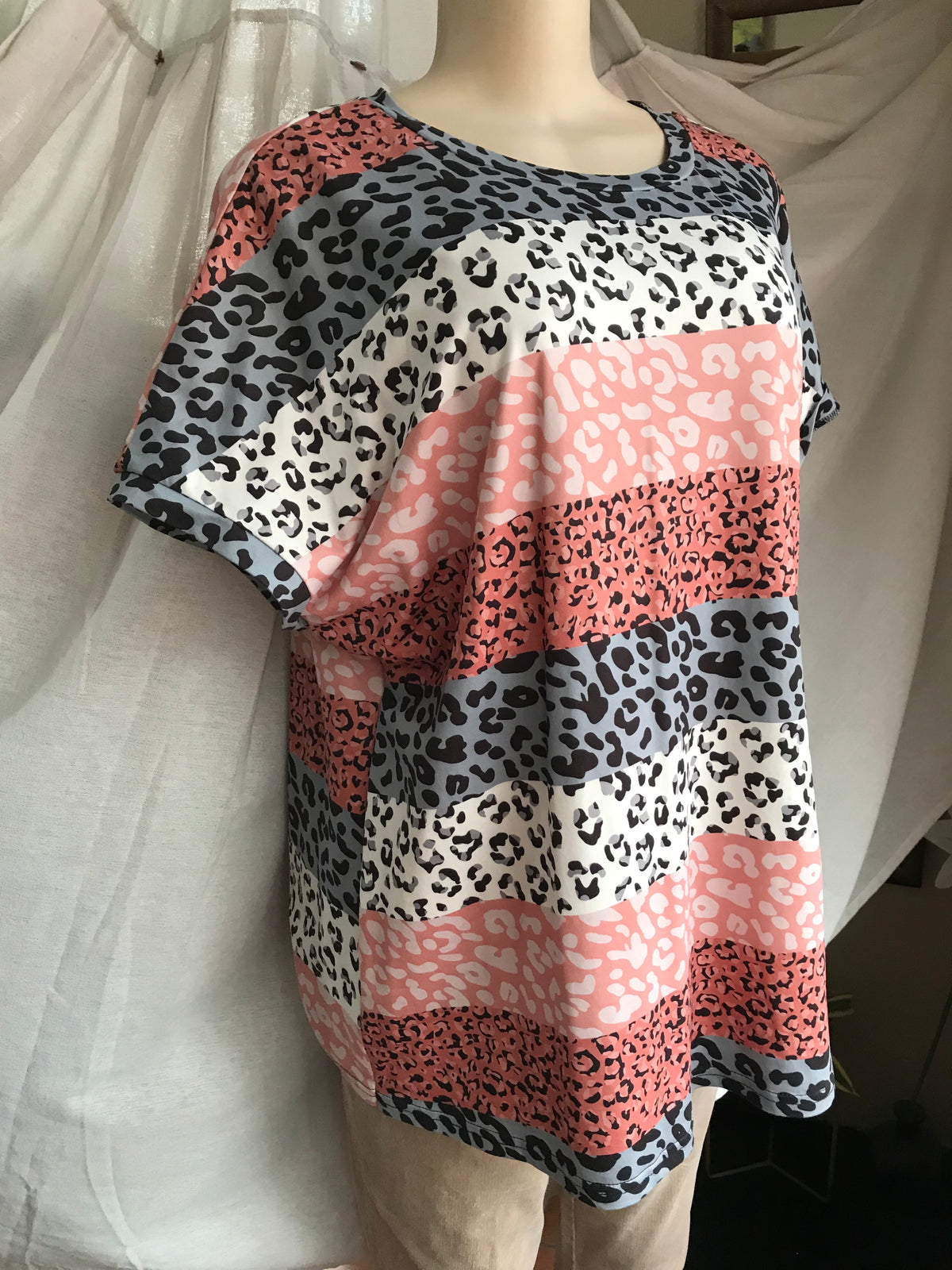 Blush grey cheetah colour block tee ... /XL