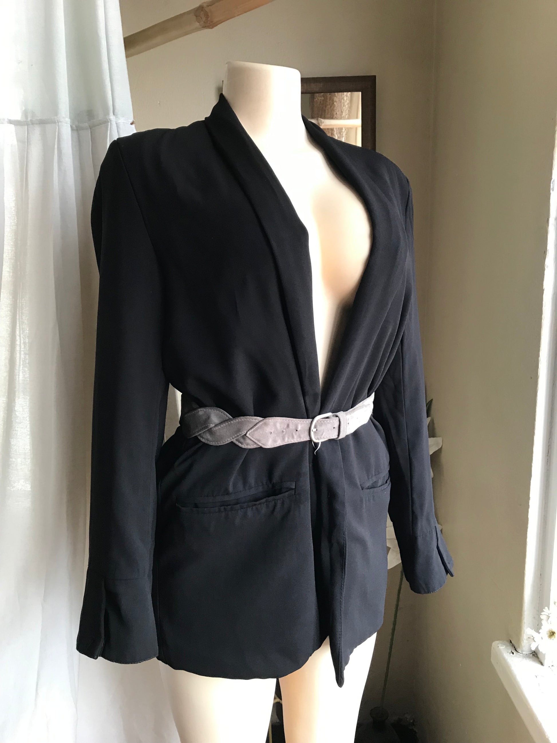 Black extra long blazer >>> m