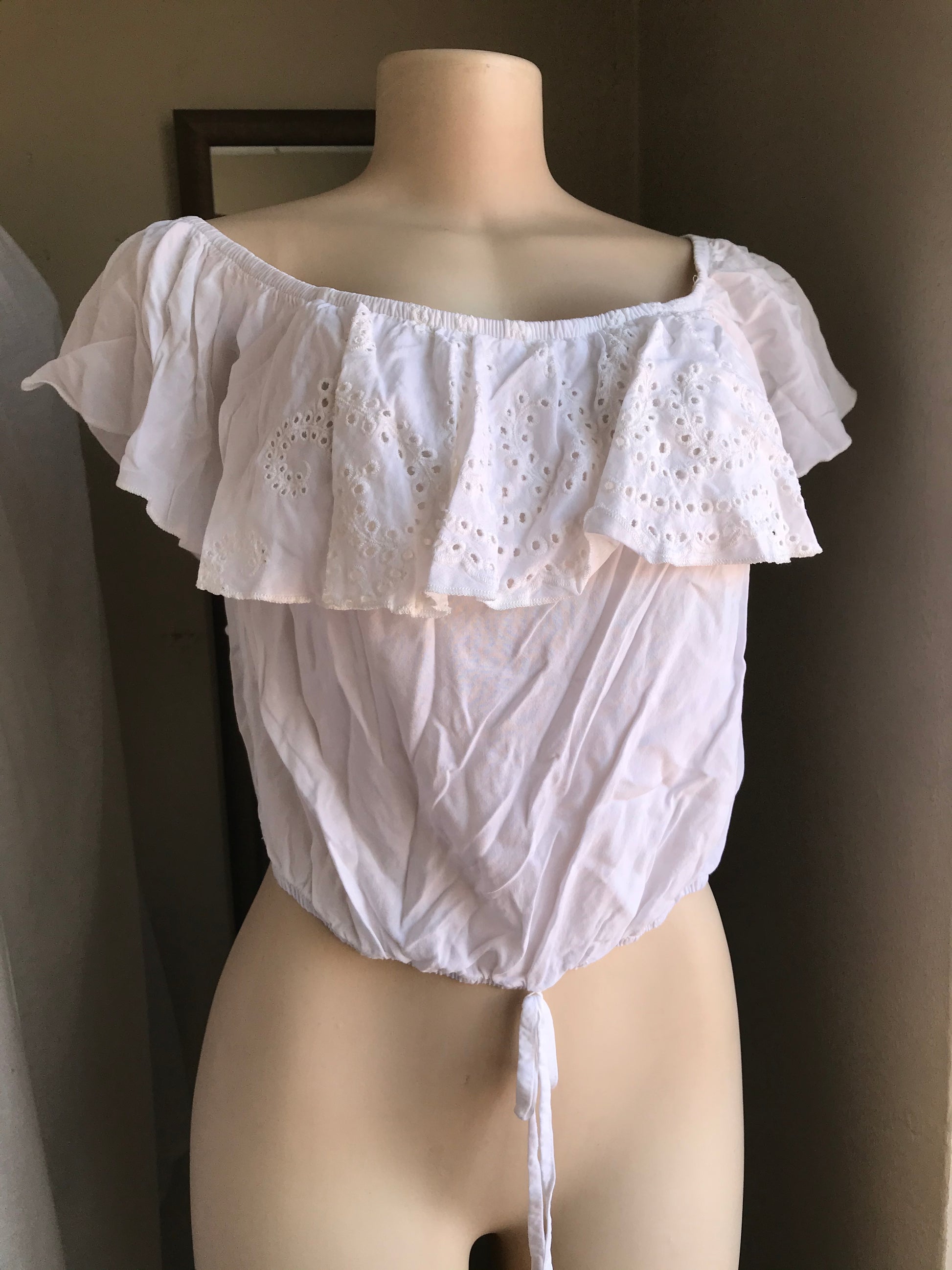 Cotton white off the shoulder tie top eyelet … L ,,,