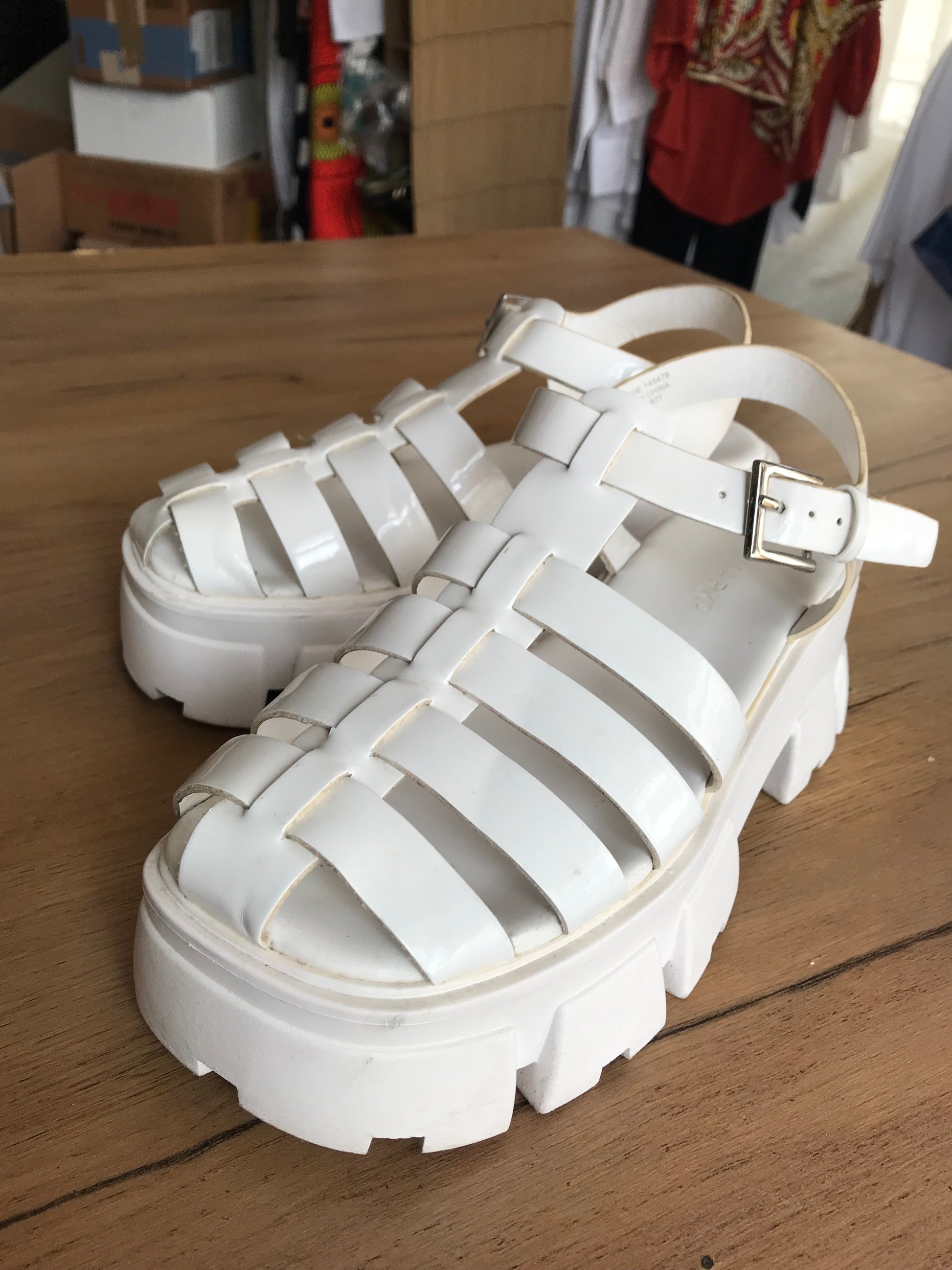 white chunky gellies shoe /// size 8