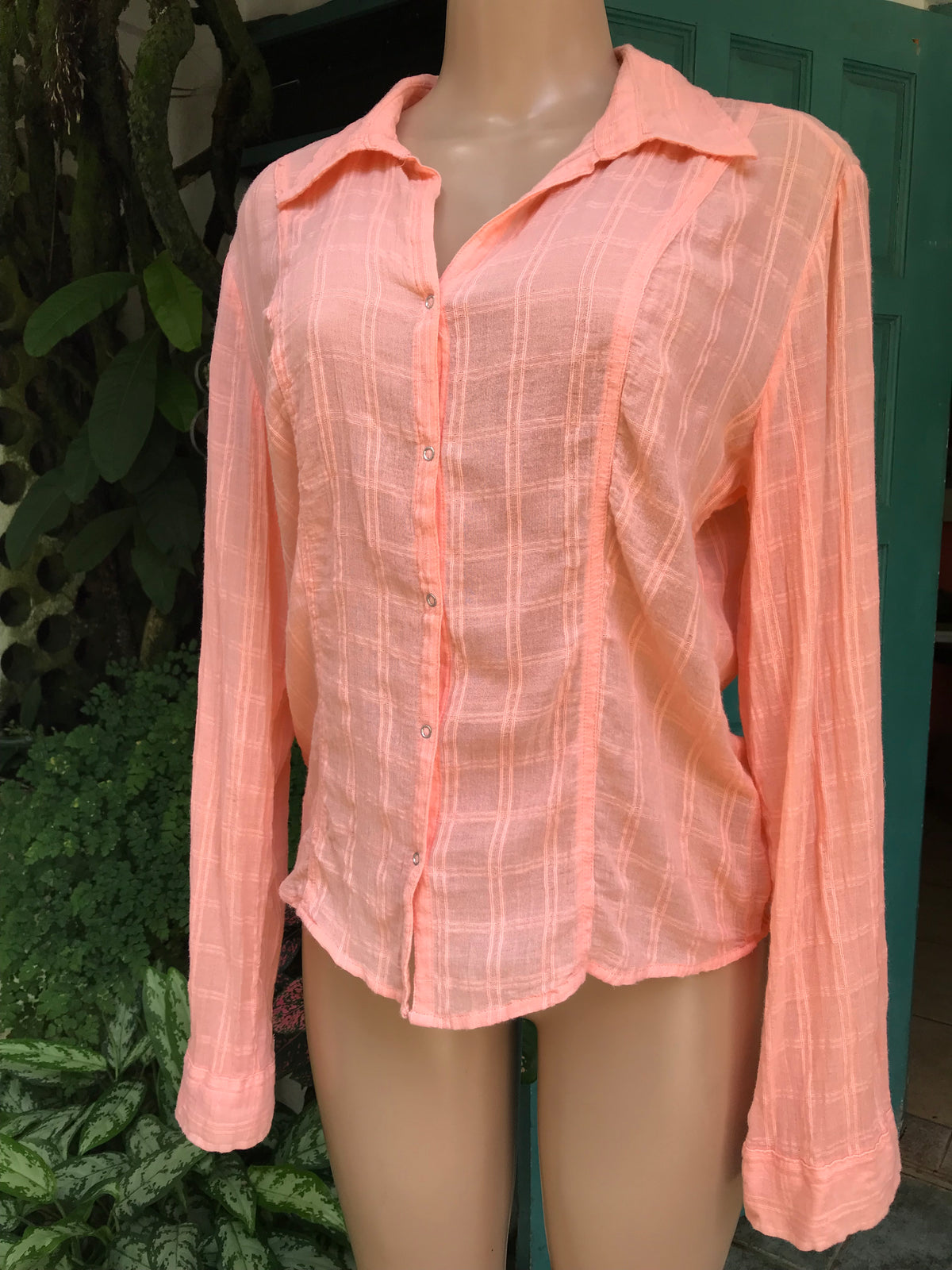 retro organic peach paper thin button blouse... M ,,,