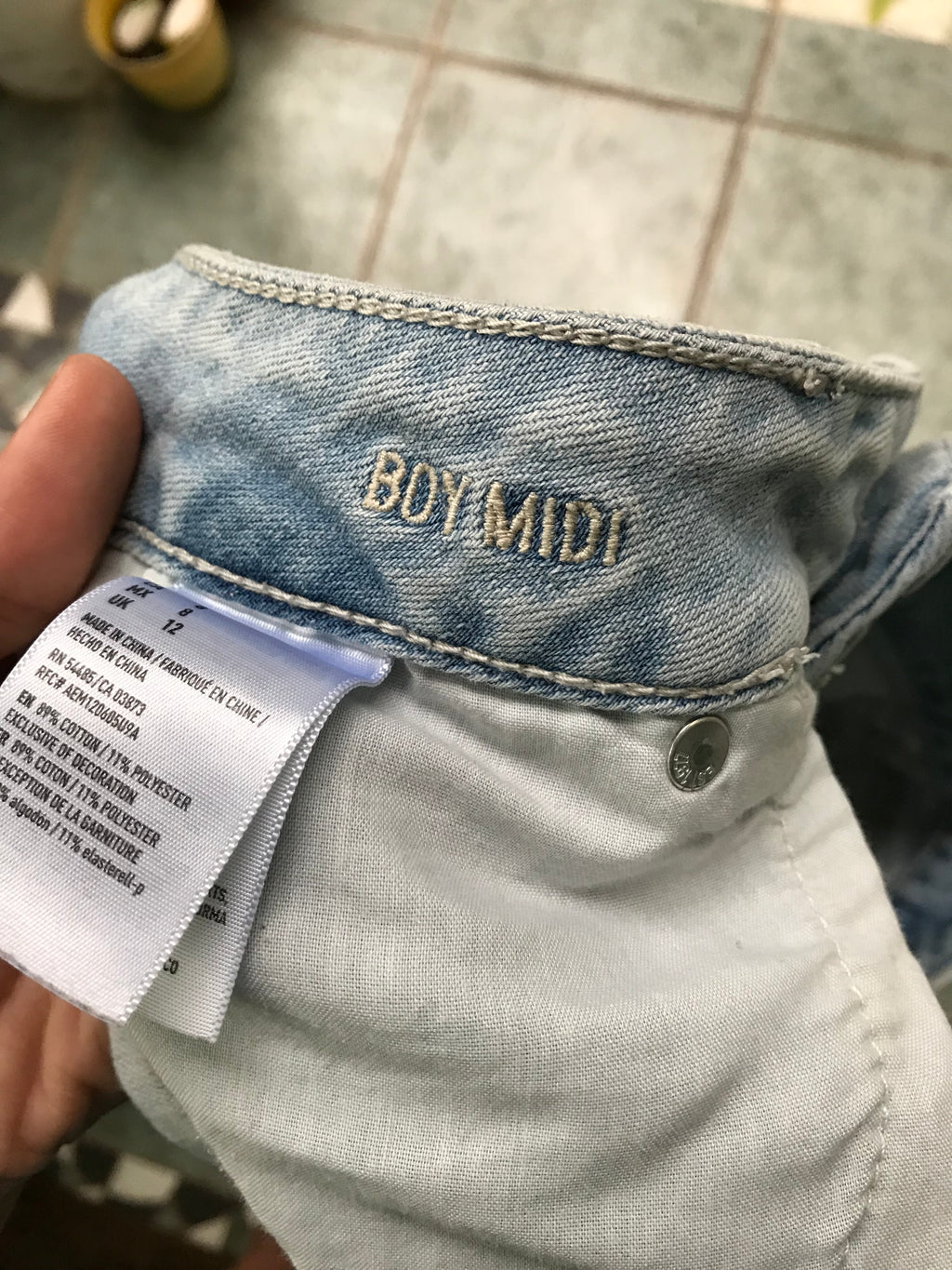 American Eagle light wash 'boy midi' shorts  medium