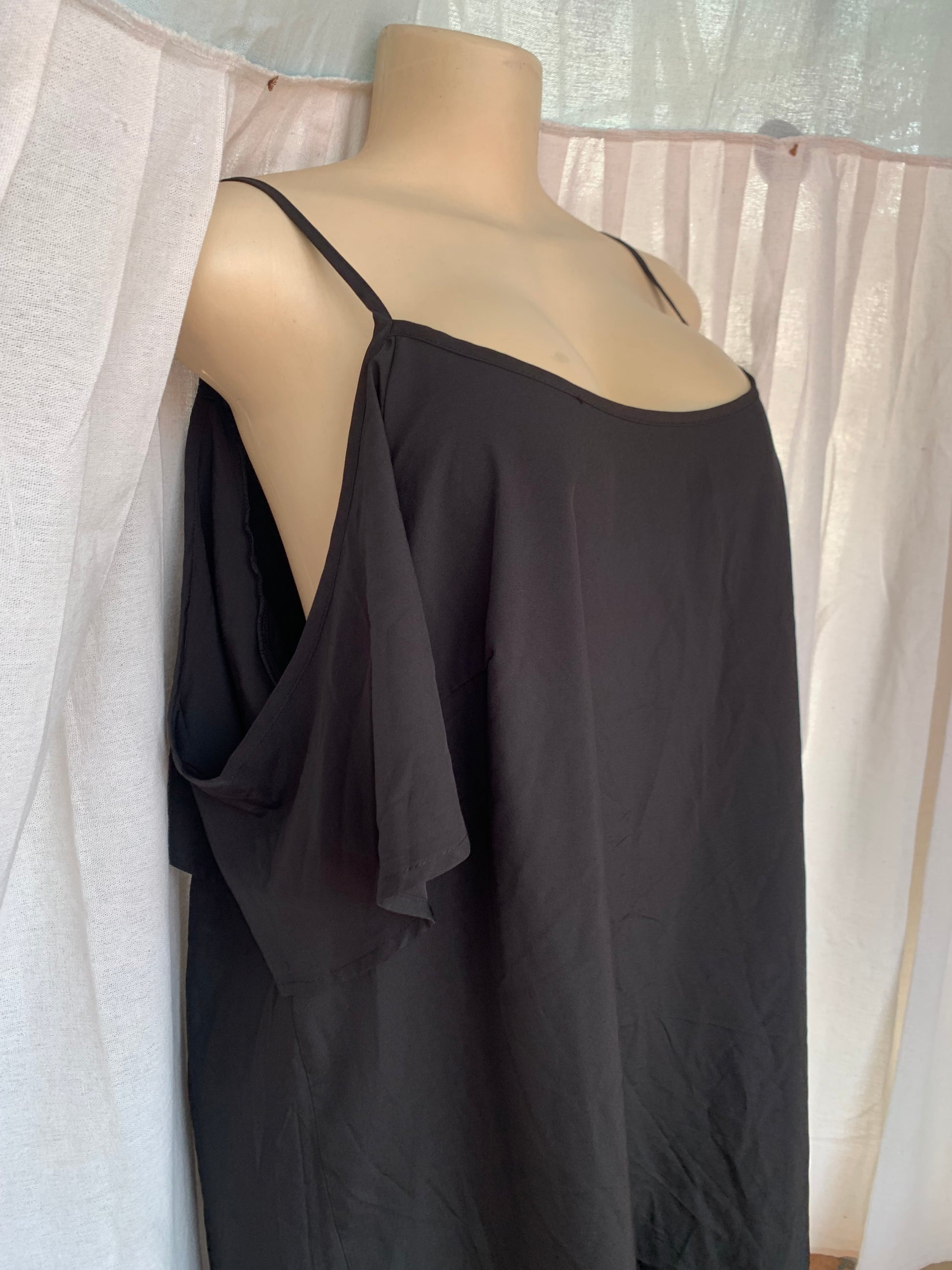 Black cold shoulder shift dress minimal L /xl