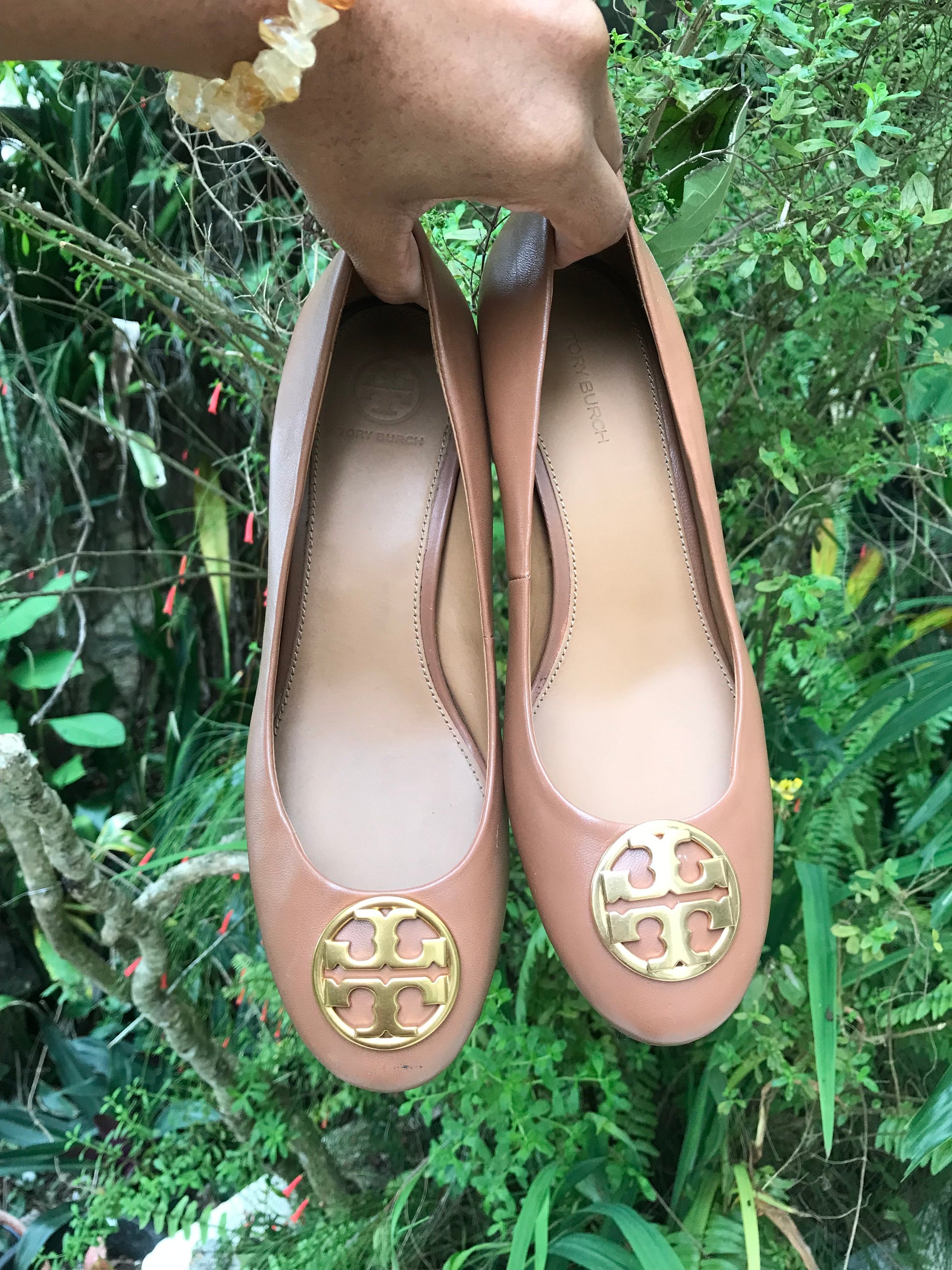 Tory Burch Chelsea Pumps *** Leather Heals cream ///