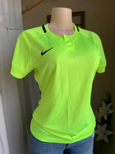 Load image into Gallery viewer, Sporty neon green/ yellow Nike active top … s ;;;
