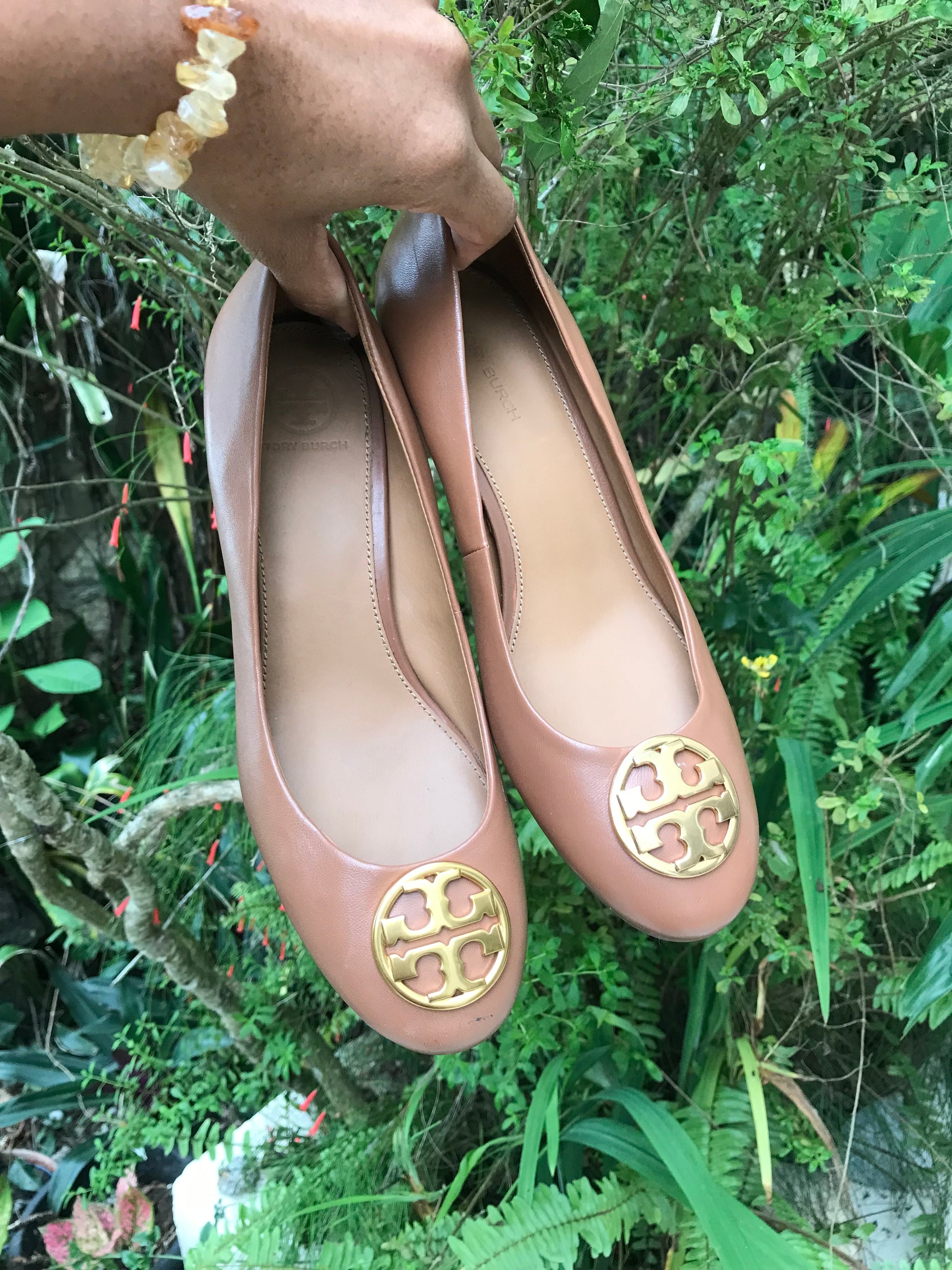 Tory Burch Chelsea Pumps *** Leather Heals cream ///