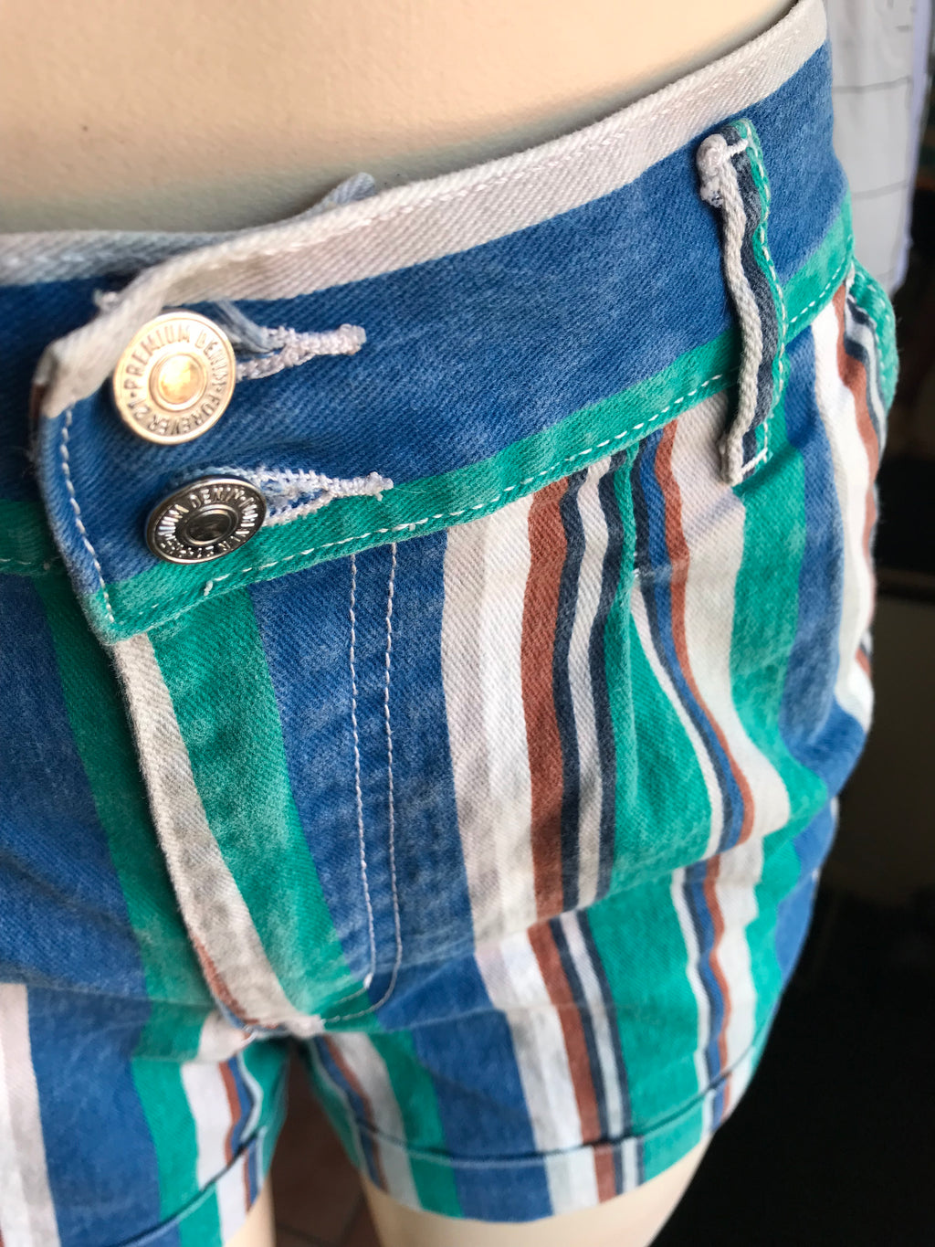 vintage blue stripe shorts s/ w29  ^^^