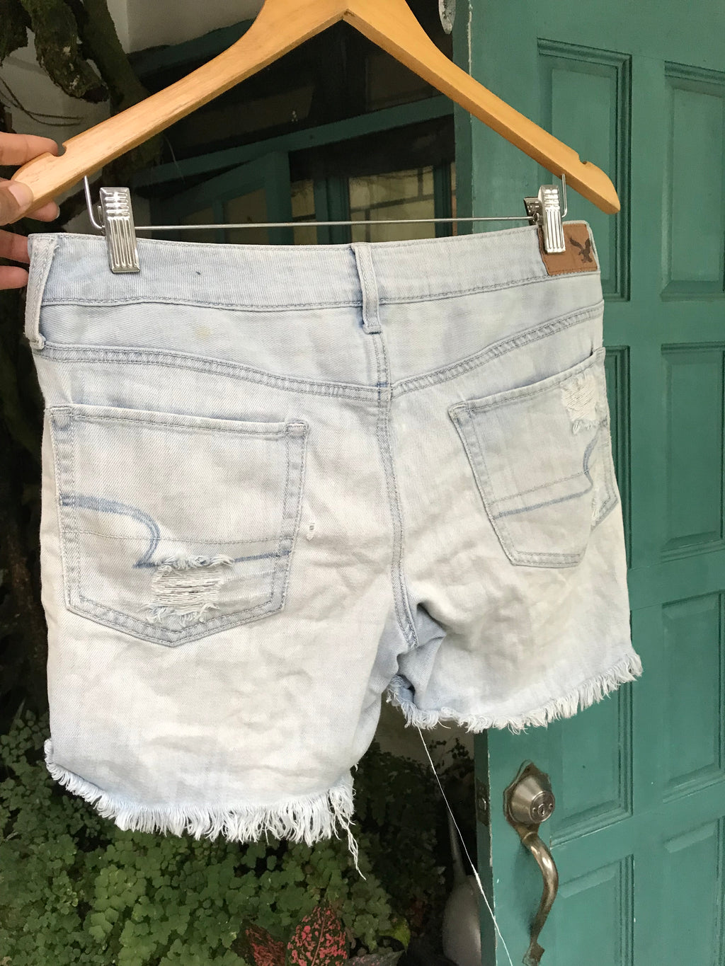 American Eagle light wash 'boy midi' shorts  medium