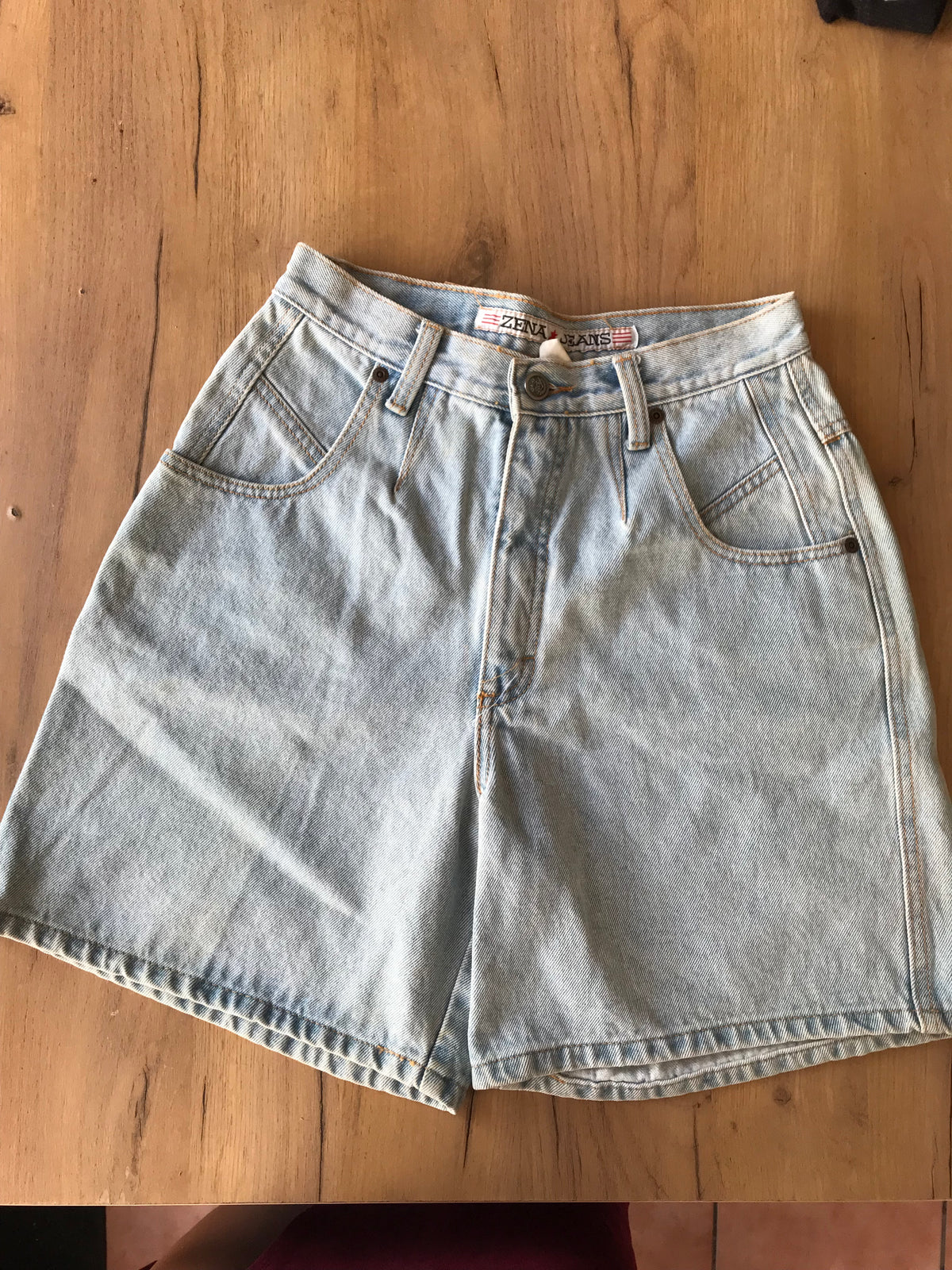 vintage light wash shorts s