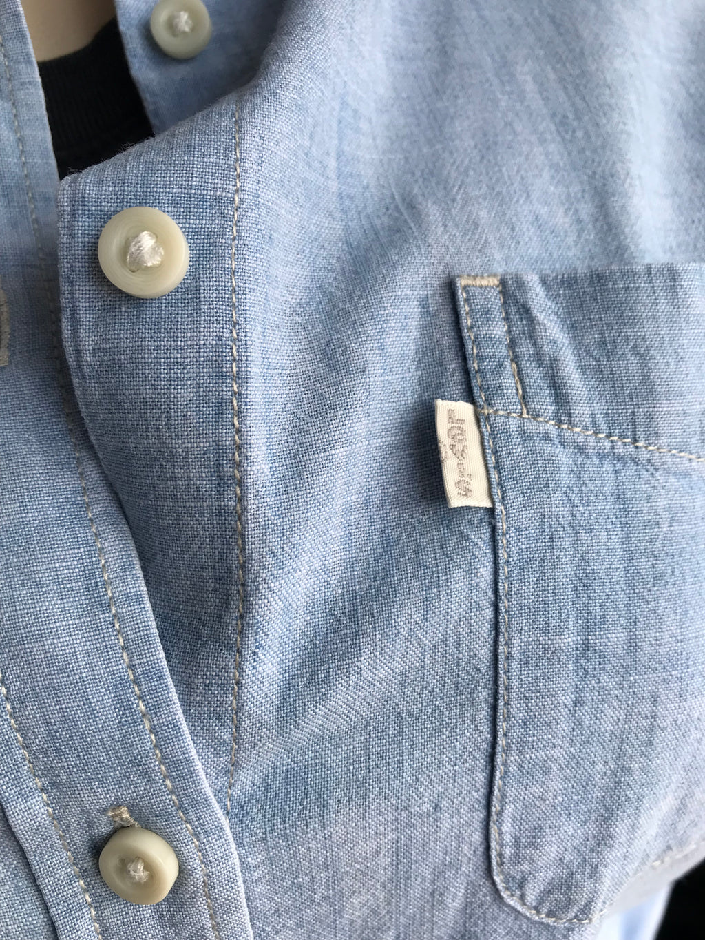 Levi's denim light wash button shirt... m