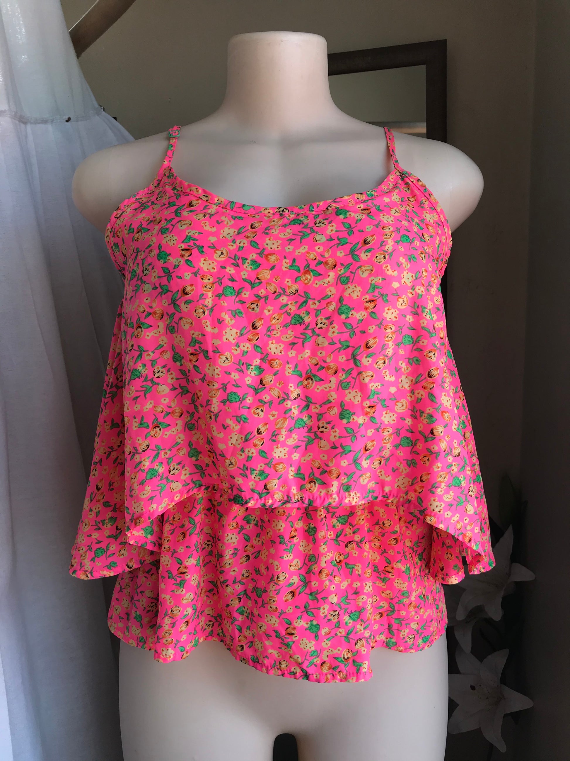 Hot pink floral print cami top with open back … s