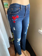 Load image into Gallery viewer, Rose detail dark wash skinny jeans with stretch says size 7 :::
