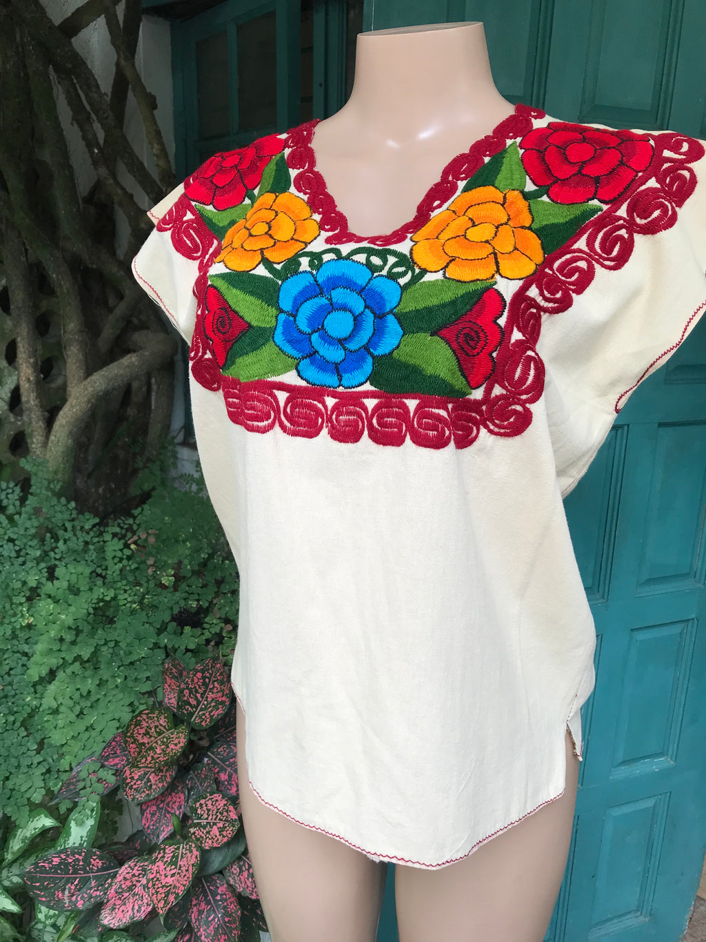 vintage organic mexican style cream bold embroidery flower blouse ...M ,,,