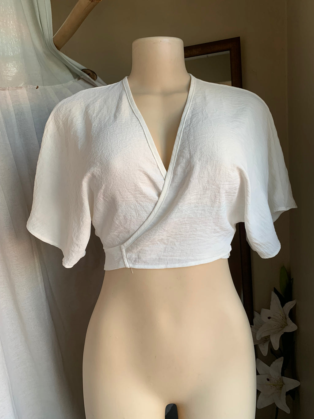 White tie wrap breezy top … M
