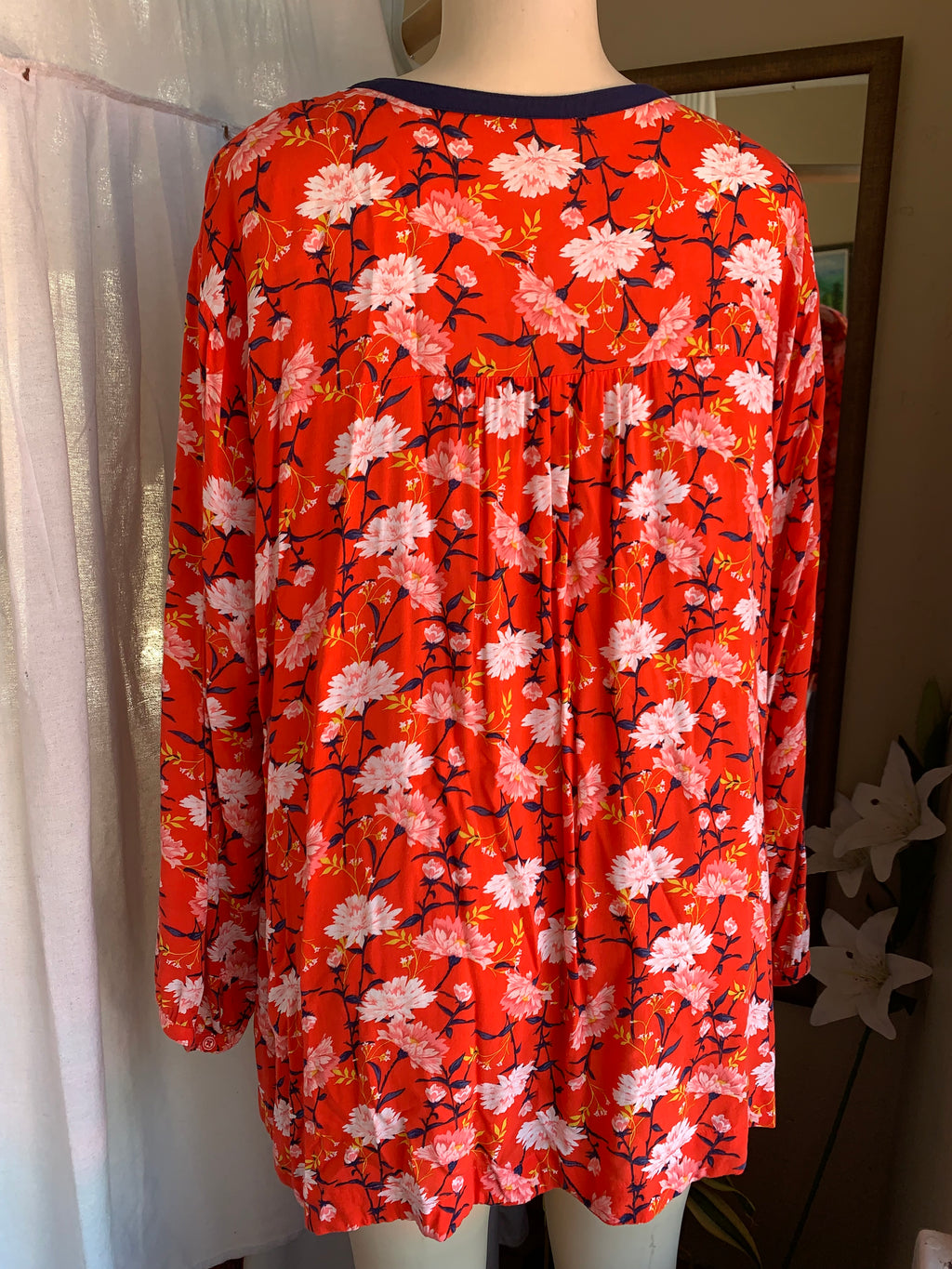 Old Navy Red floral tie neckline pleat top … /XL : 2X