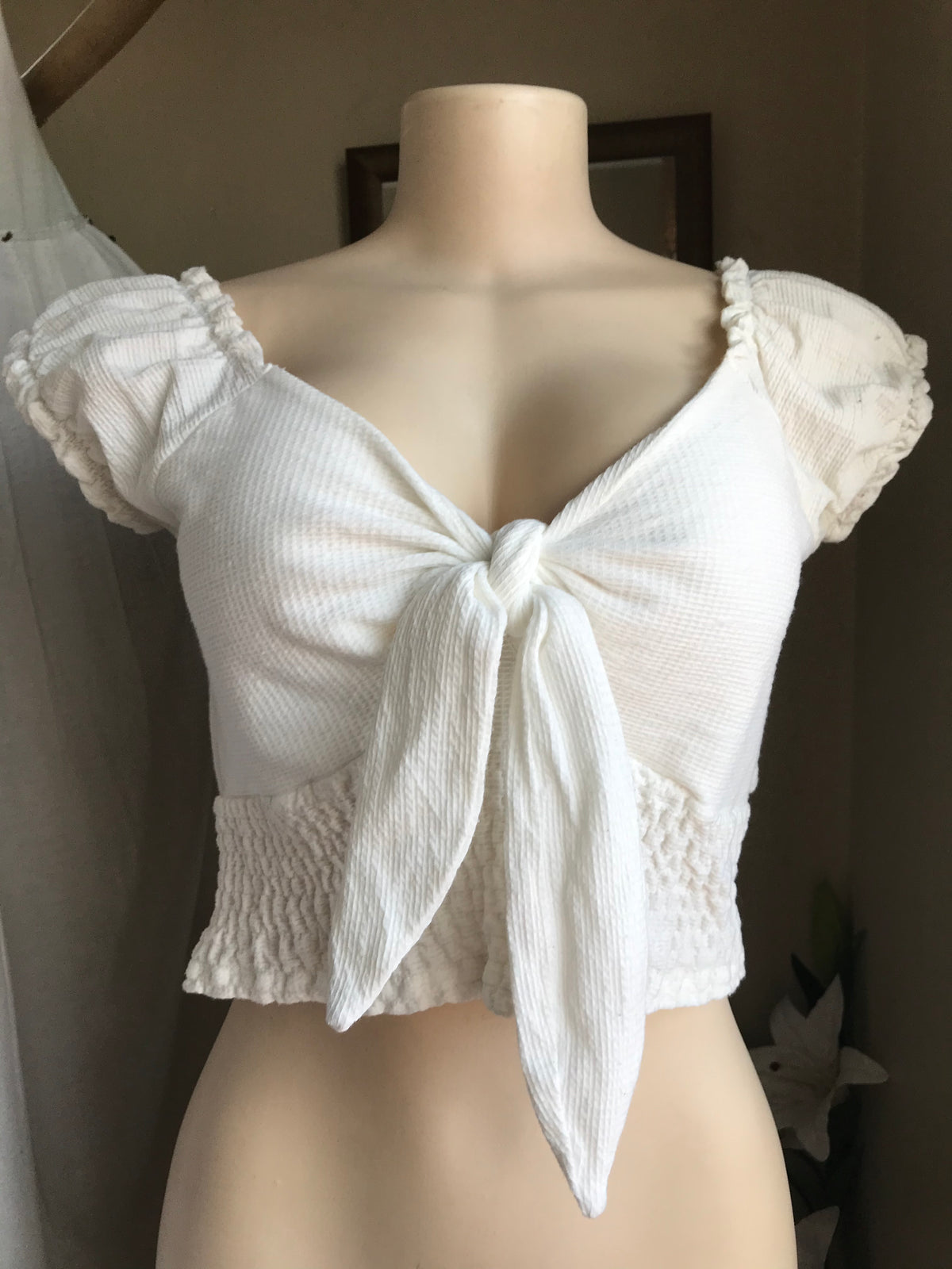 White/cream bow tie crop top … s