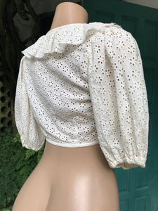 cream organic eyelet puff sleeve tied crop top ... S to M ,,,