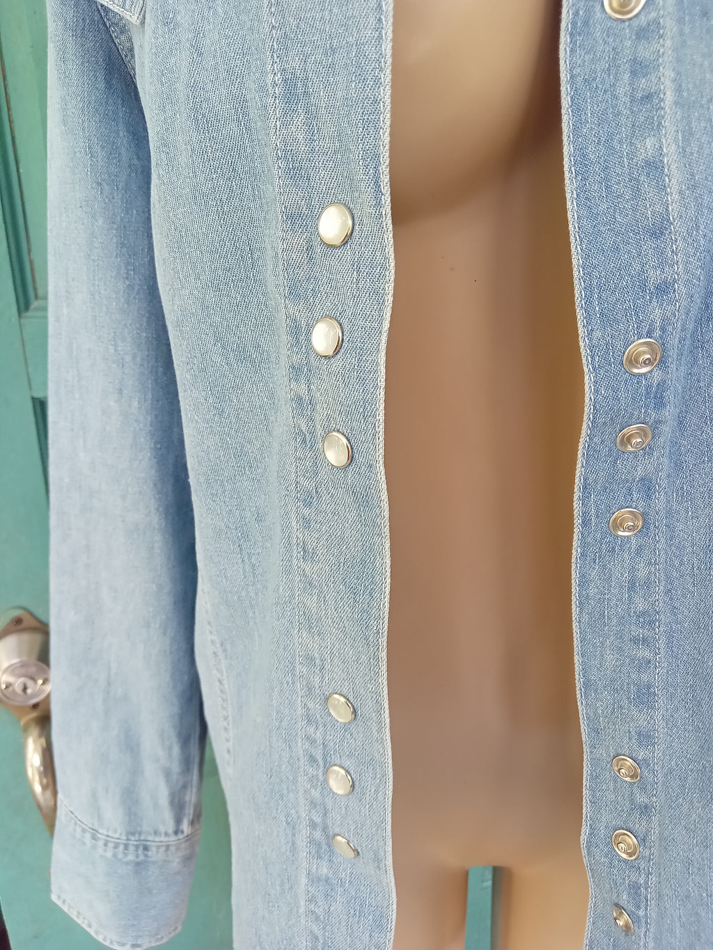 Denim uneven button pearl vintage shirt