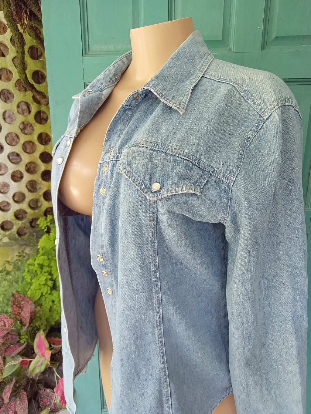 Denim uneven button pearl vintage shirt
