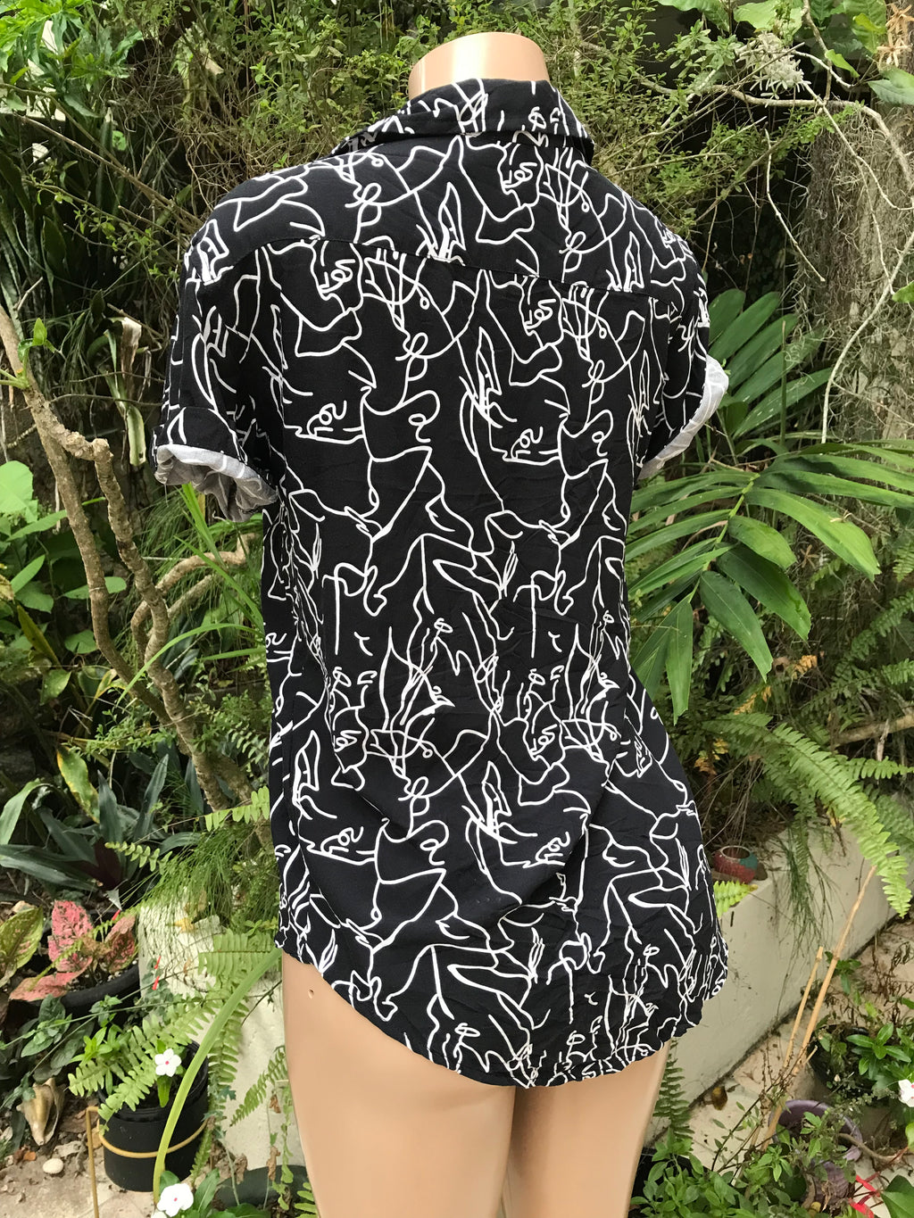 vintage black mens abstract faces button shirt ... mens s / womens m ^^^