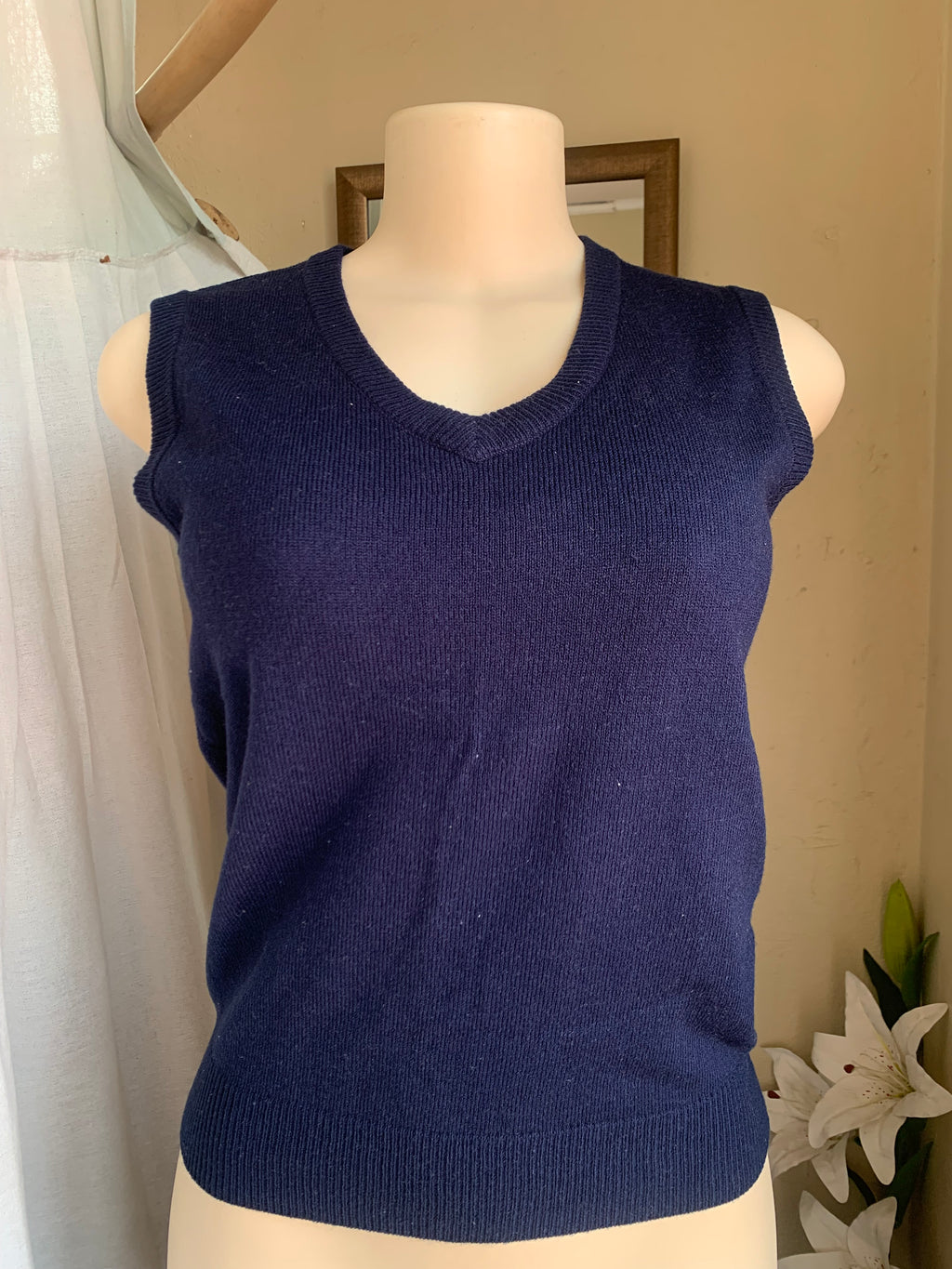 Navy blue knitted top … s