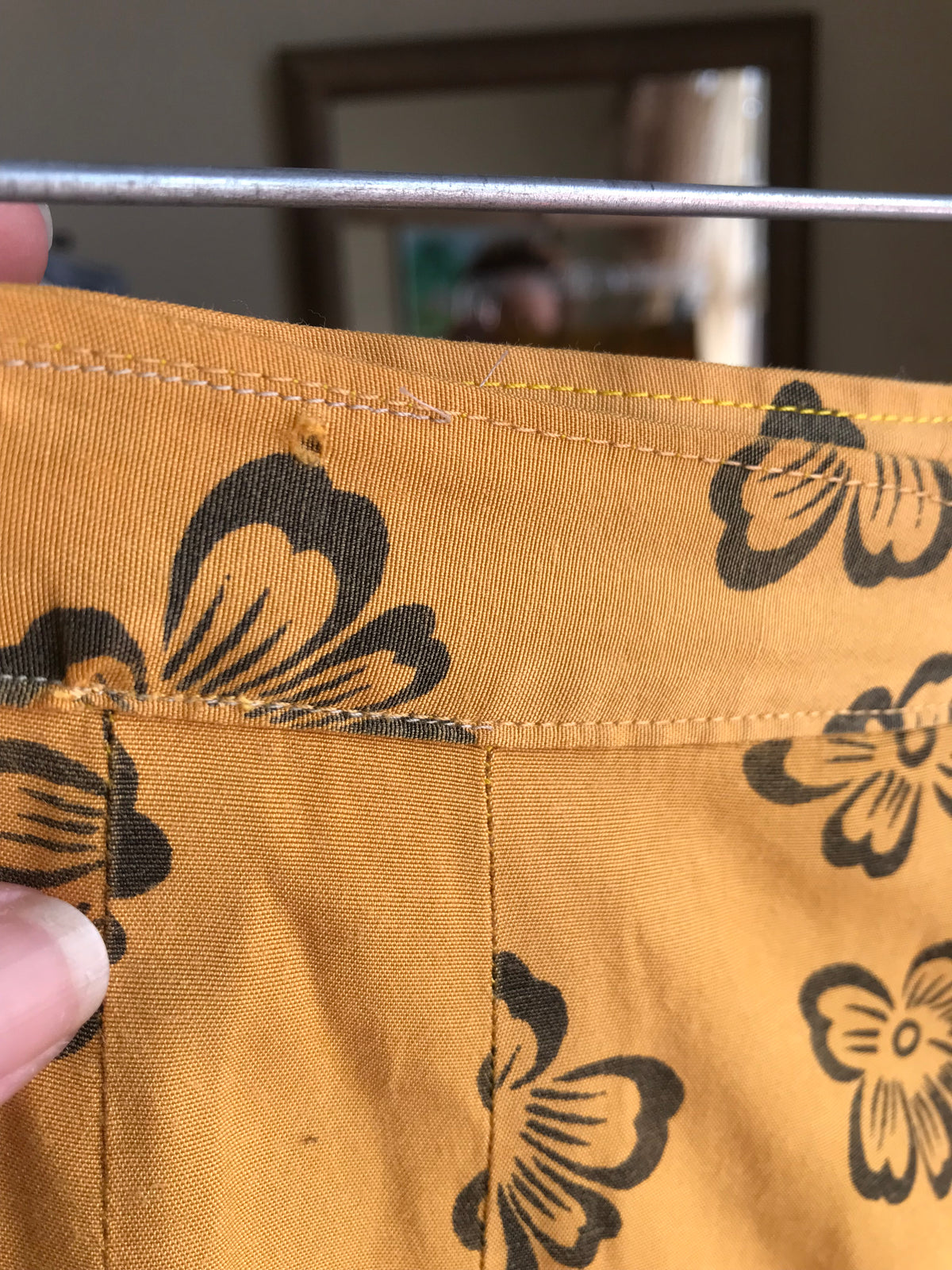 vintage mustard flower print midi skirt . xs/ ,,, cotton