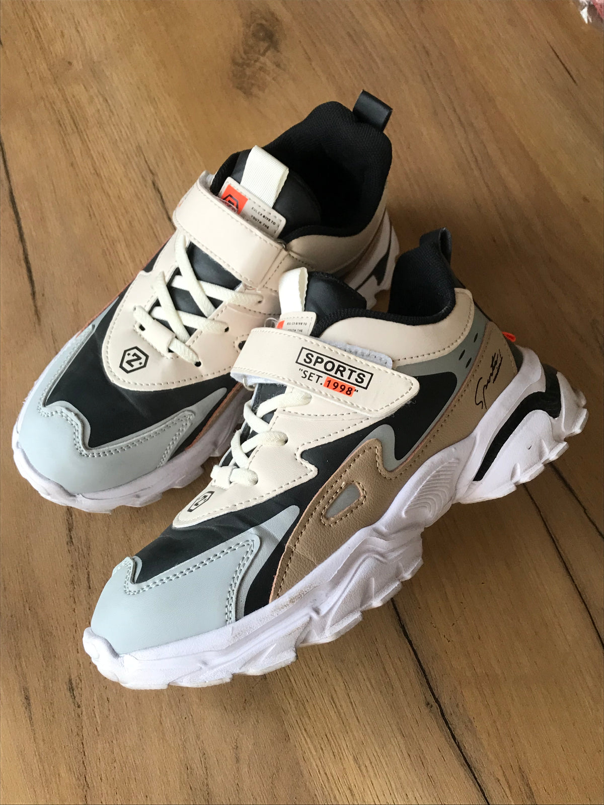 Chunky Multicolour sneaker once worn /// size 7