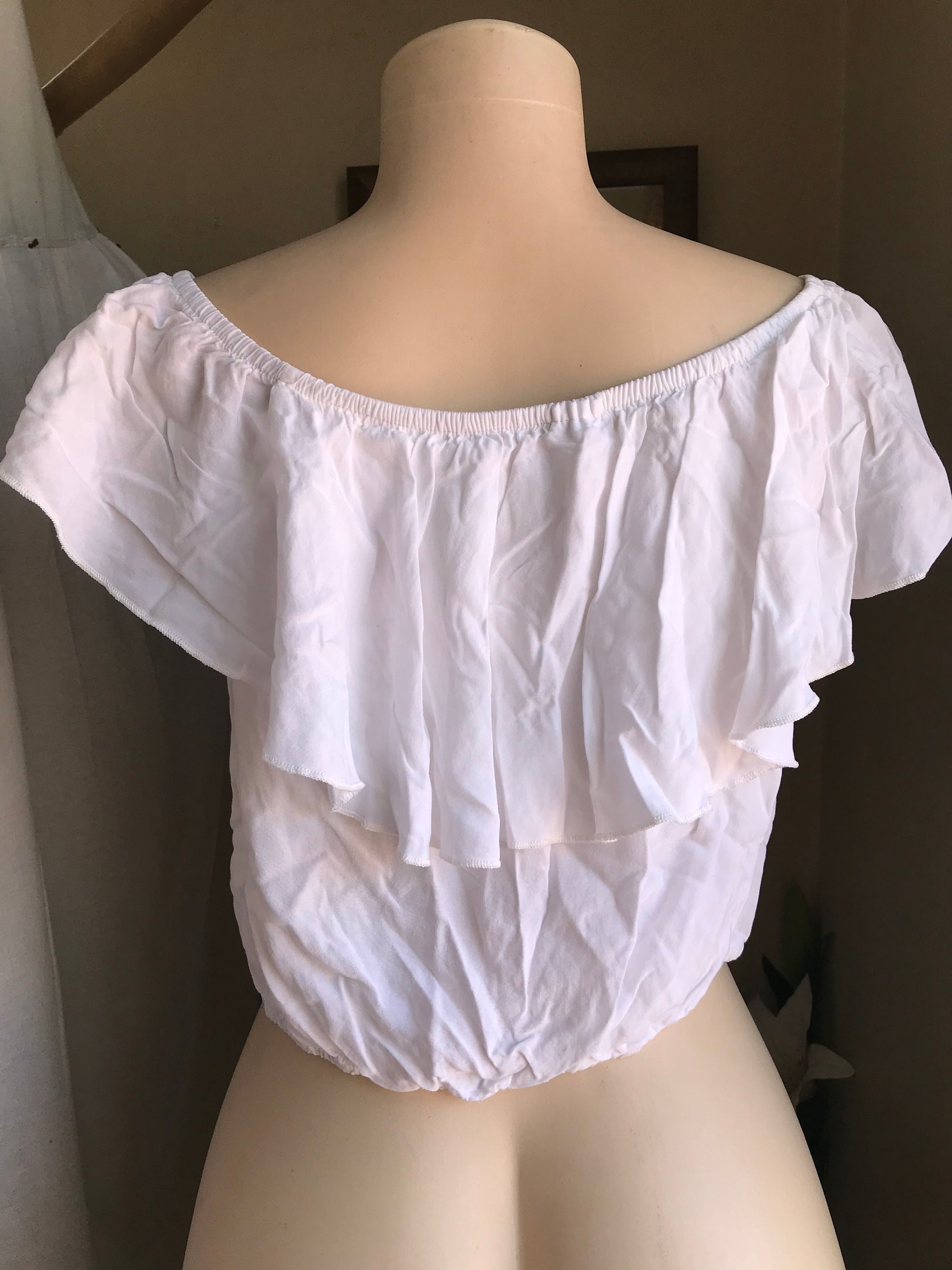 Cotton white off the shoulder tie top eyelet … L ,,,