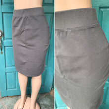 Load image into Gallery viewer, Professional stretchy pencil skirts /XL (colours vary)lll
