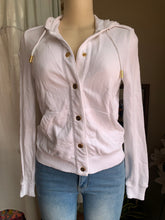 Load image into Gallery viewer, Tory Burch white sweater with gold details (slightly damaged) &gt;&gt;&gt; xs
