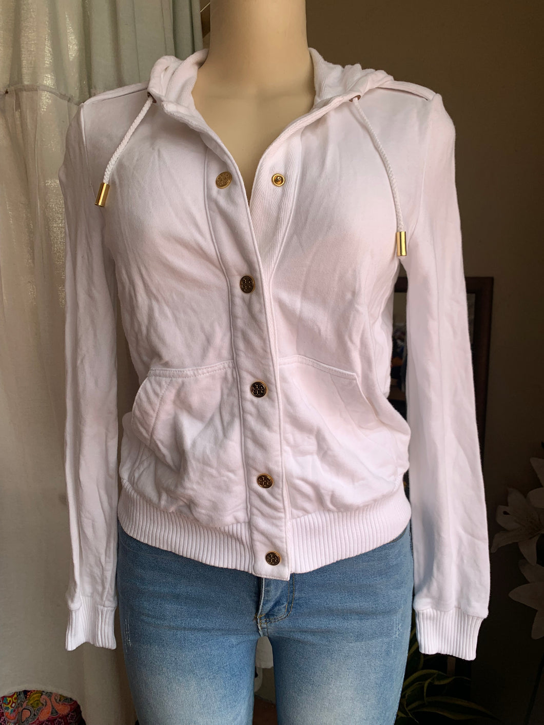 Tory Burch white sweater with gold details (slightly damaged) >>> xs