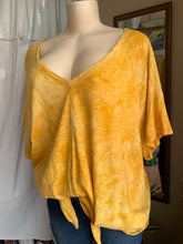 Load image into Gallery viewer, Marbled Yellow V Neck top with tie 1x …
