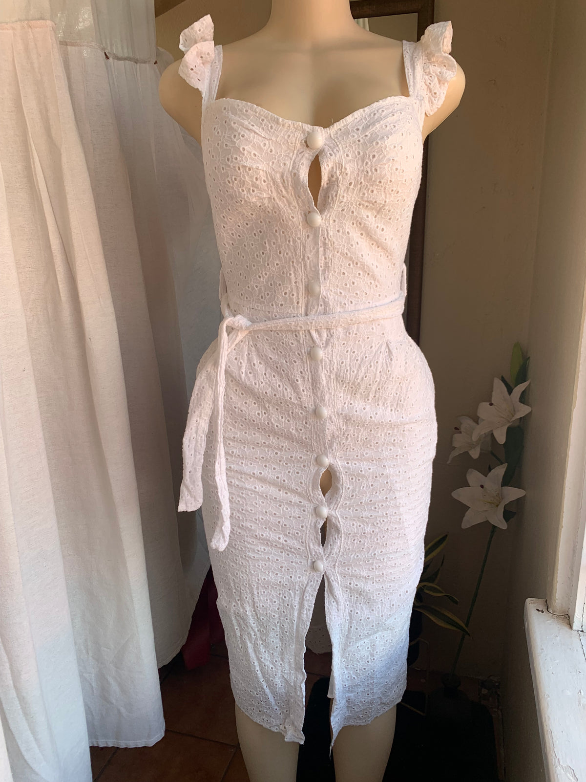 White organic ruffle sleeve button down dress with tie L ,,,