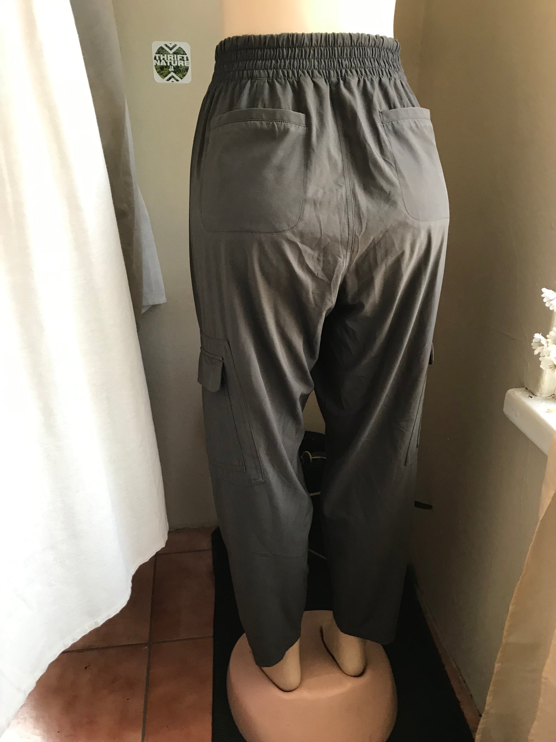 Grey Explorer cargos L