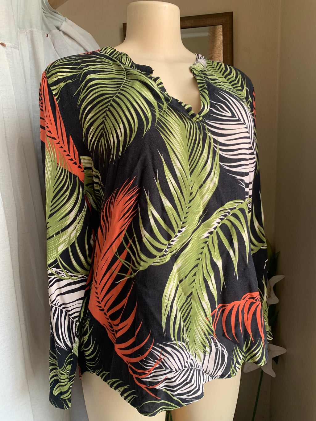Palm Leaves black V neck shirt … XL