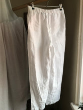 Load image into Gallery viewer, Courtney Washington White linen pants ::: S &amp; /XS,,,
