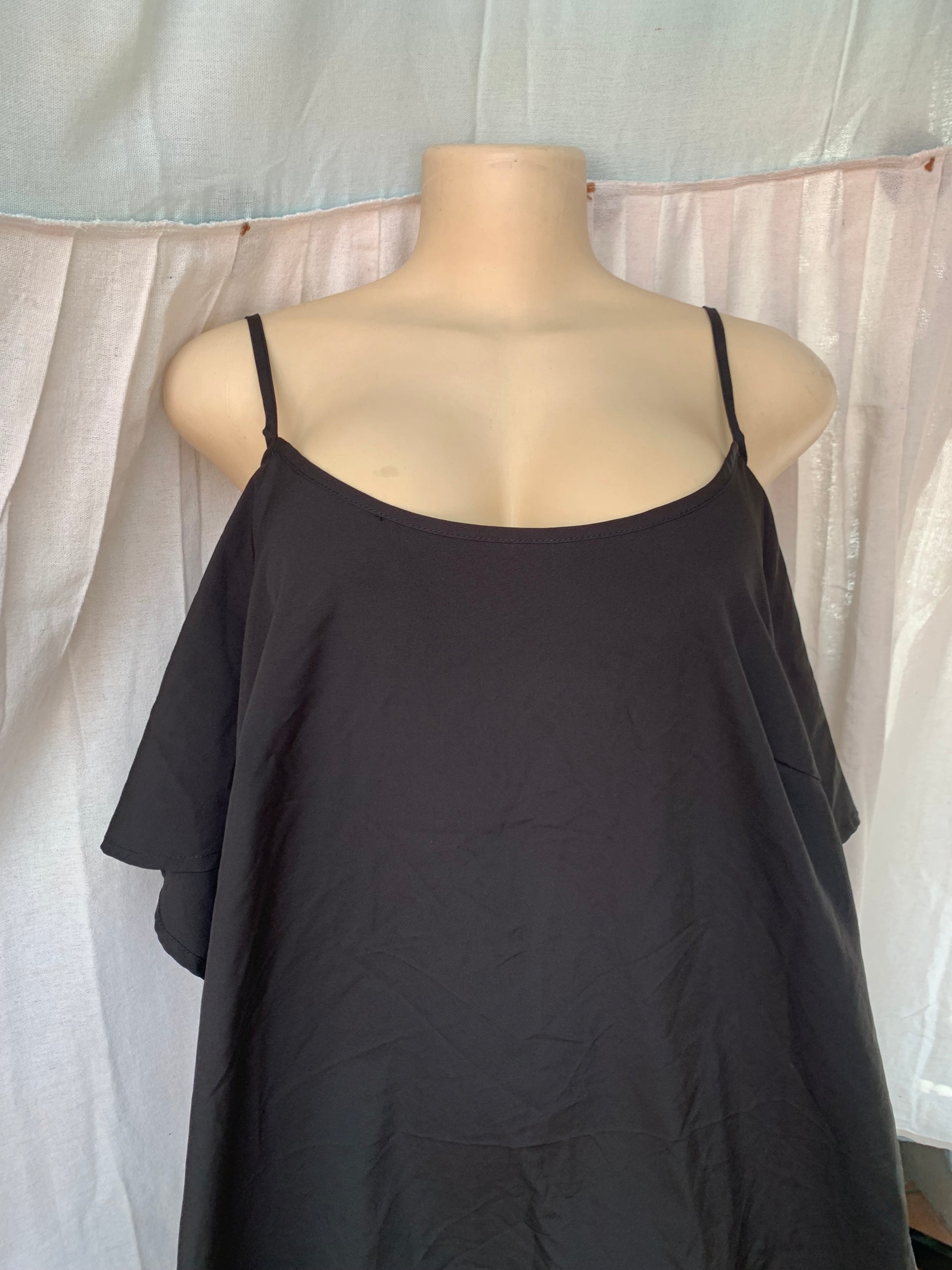 Black cold shoulder shift dress minimal L /xl