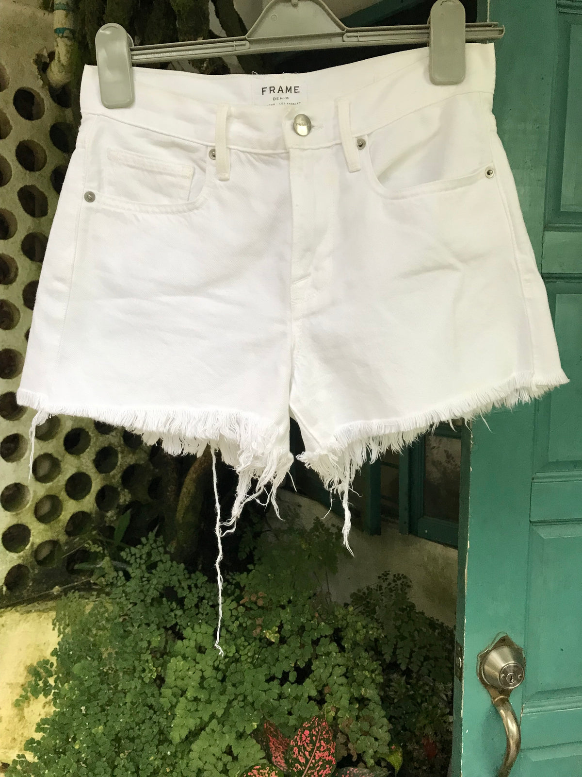 White high waist distressed short shorts  small