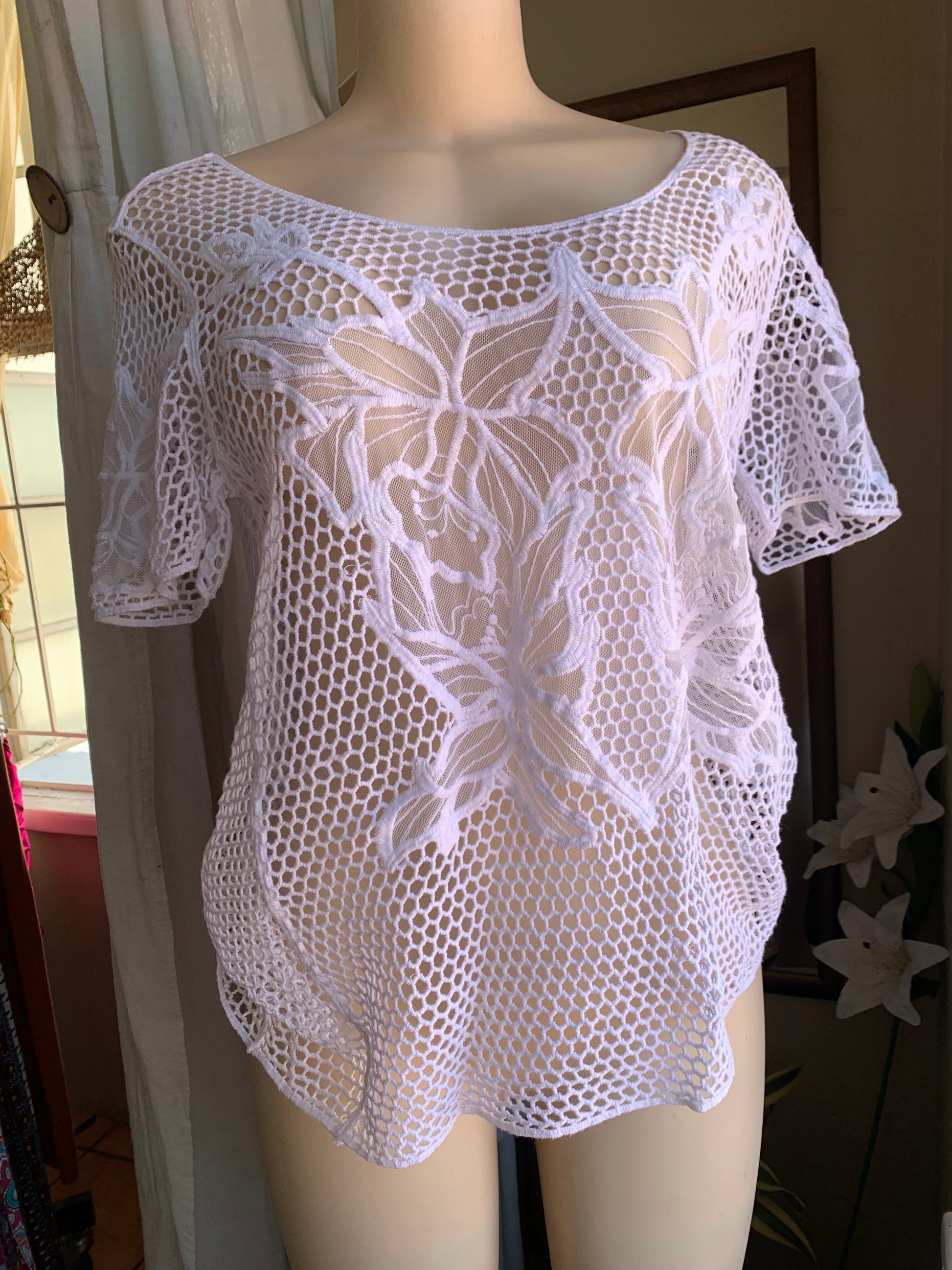 100% Cotton vintage white mesh crotchet top … fits up to /XL ,,,